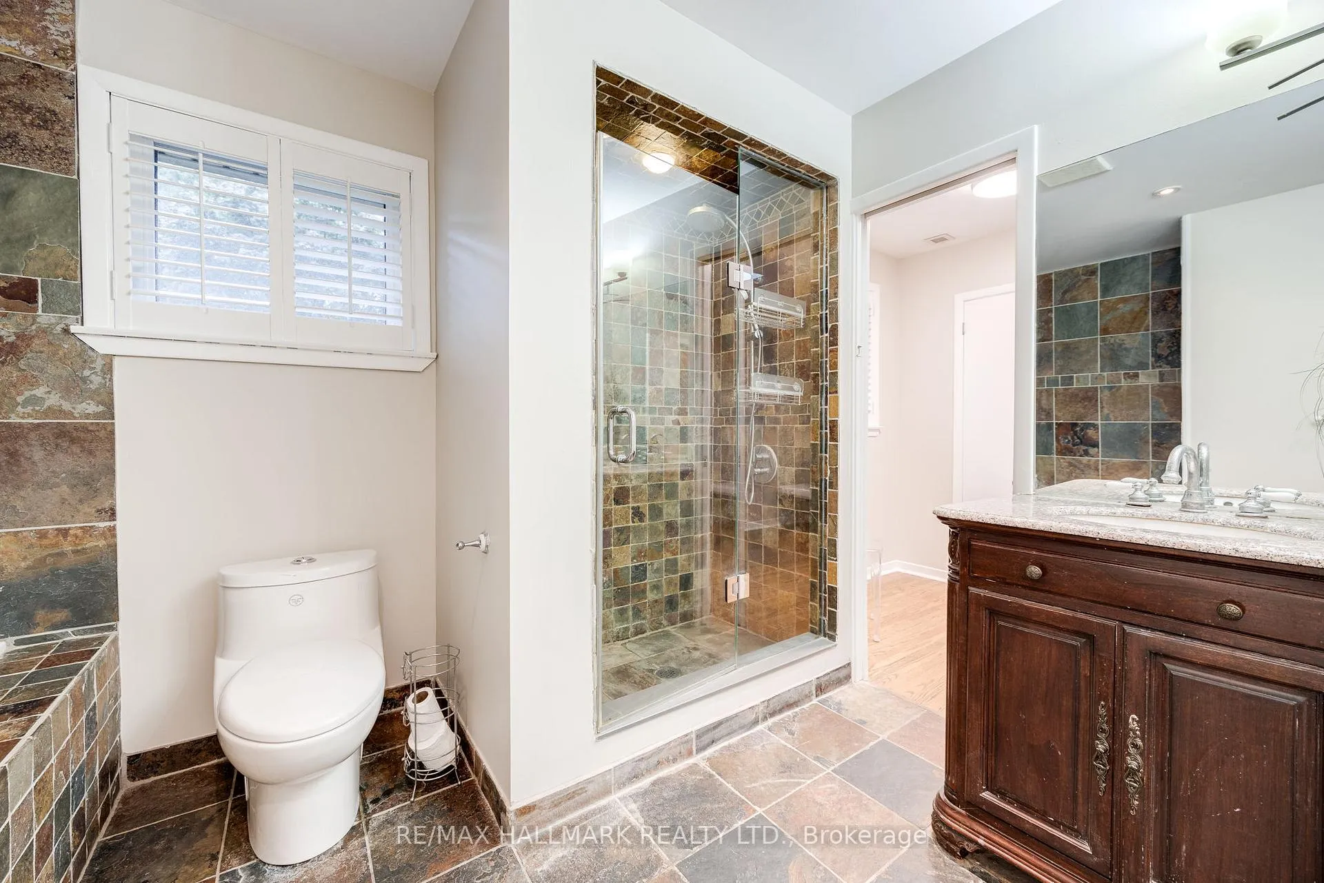 Photo 29 of 59 Sandringham Drive, Toronto, Bedford Park-Nortown — HOMEH