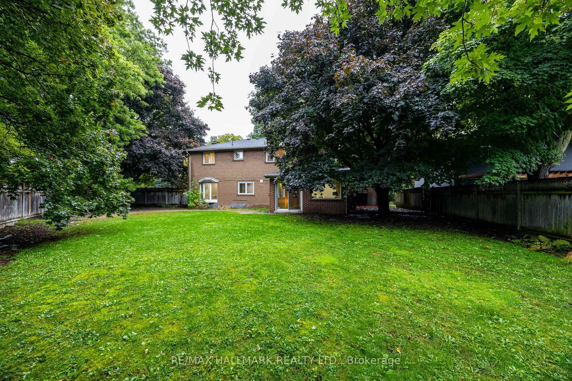 Photo 37 of 59 Sandringham Drive, Toronto, Bedford Park-Nortown — HOMEH