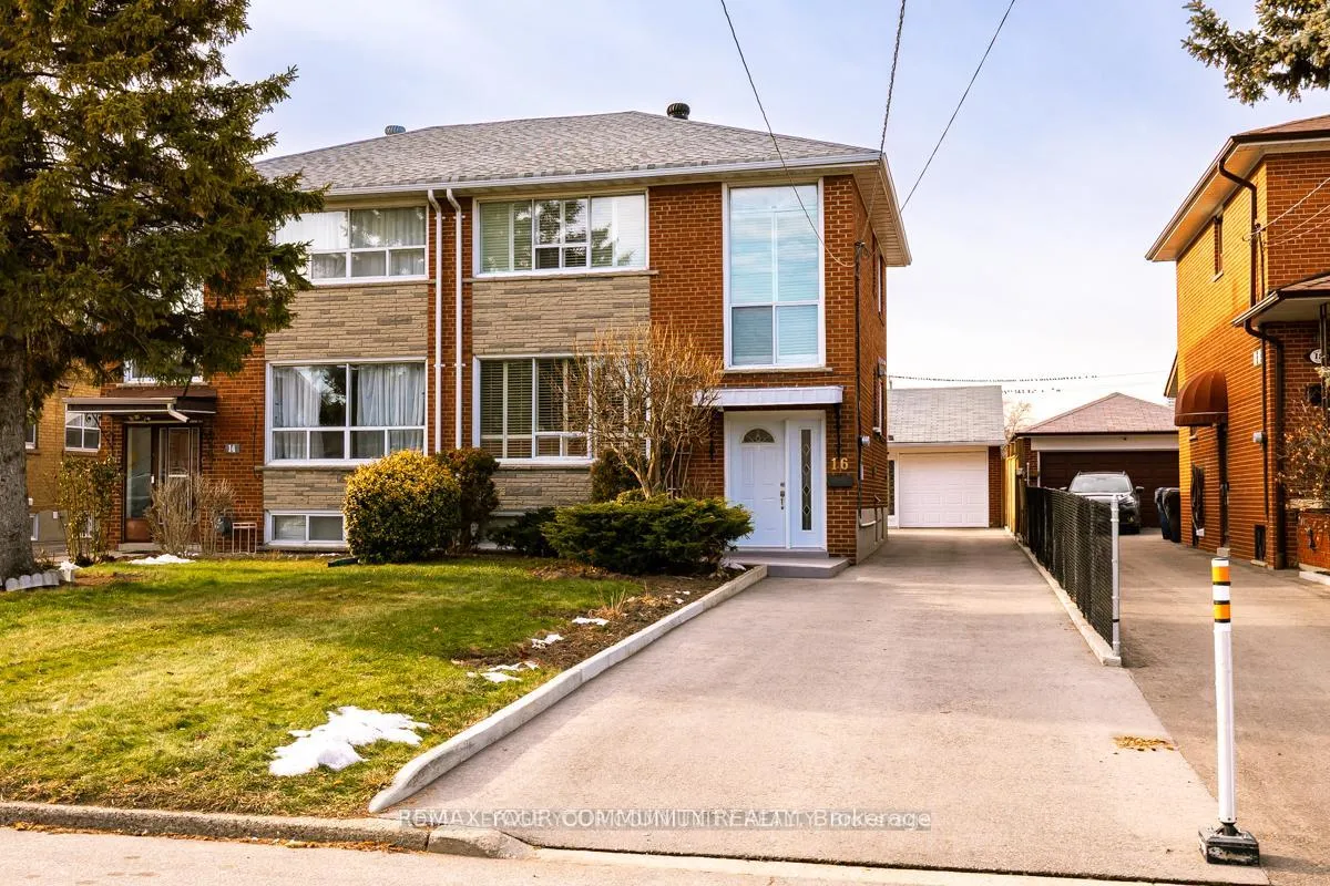 Photo 2 of 16 Martini Drive, North York, Brookhaven-Amesbury — HOMEH