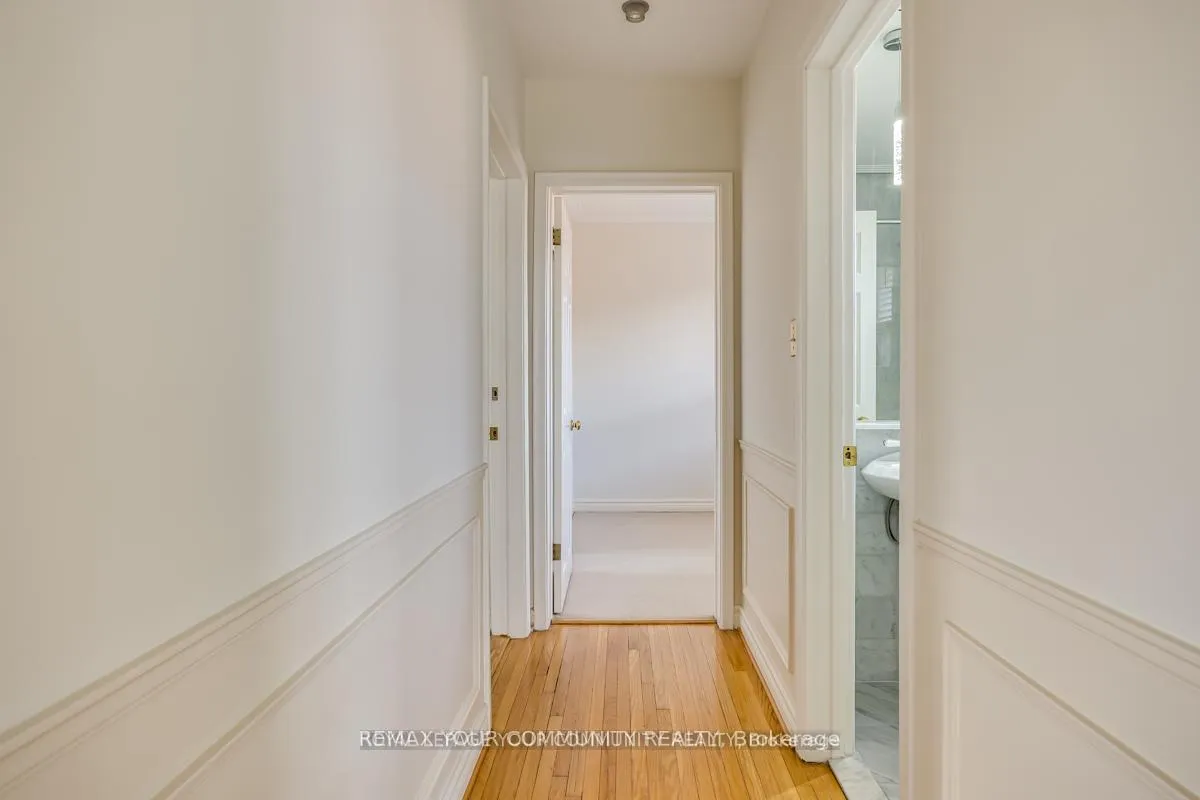 Photo 21 of 16 Martini Drive, North York, Brookhaven-Amesbury — HOMEH