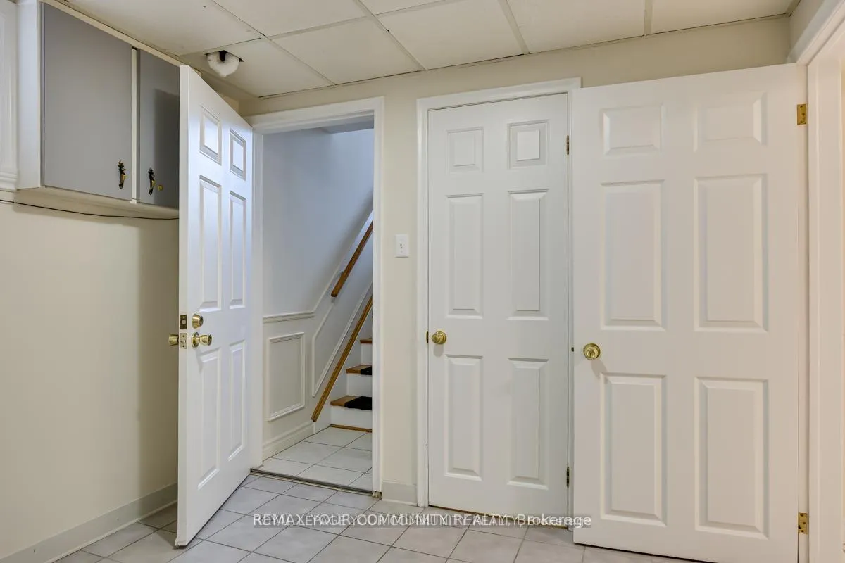 Photo 27 of 16 Martini Drive, North York, Brookhaven-Amesbury — HOMEH