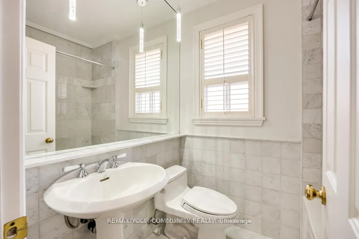 Photo 28 of 16 Martini Drive, North York, Brookhaven-Amesbury — HOMEH