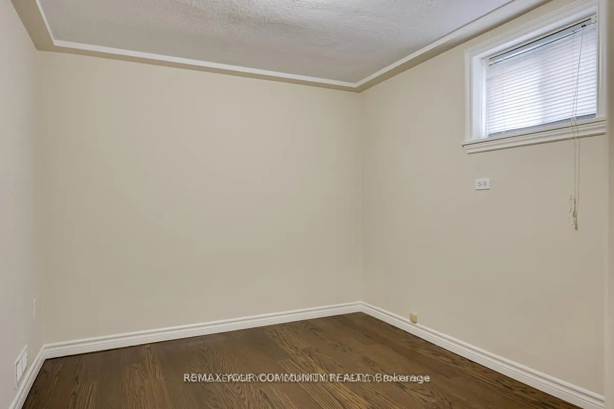 Photo 35 of 16 Martini Drive, North York, Brookhaven-Amesbury — HOMEH