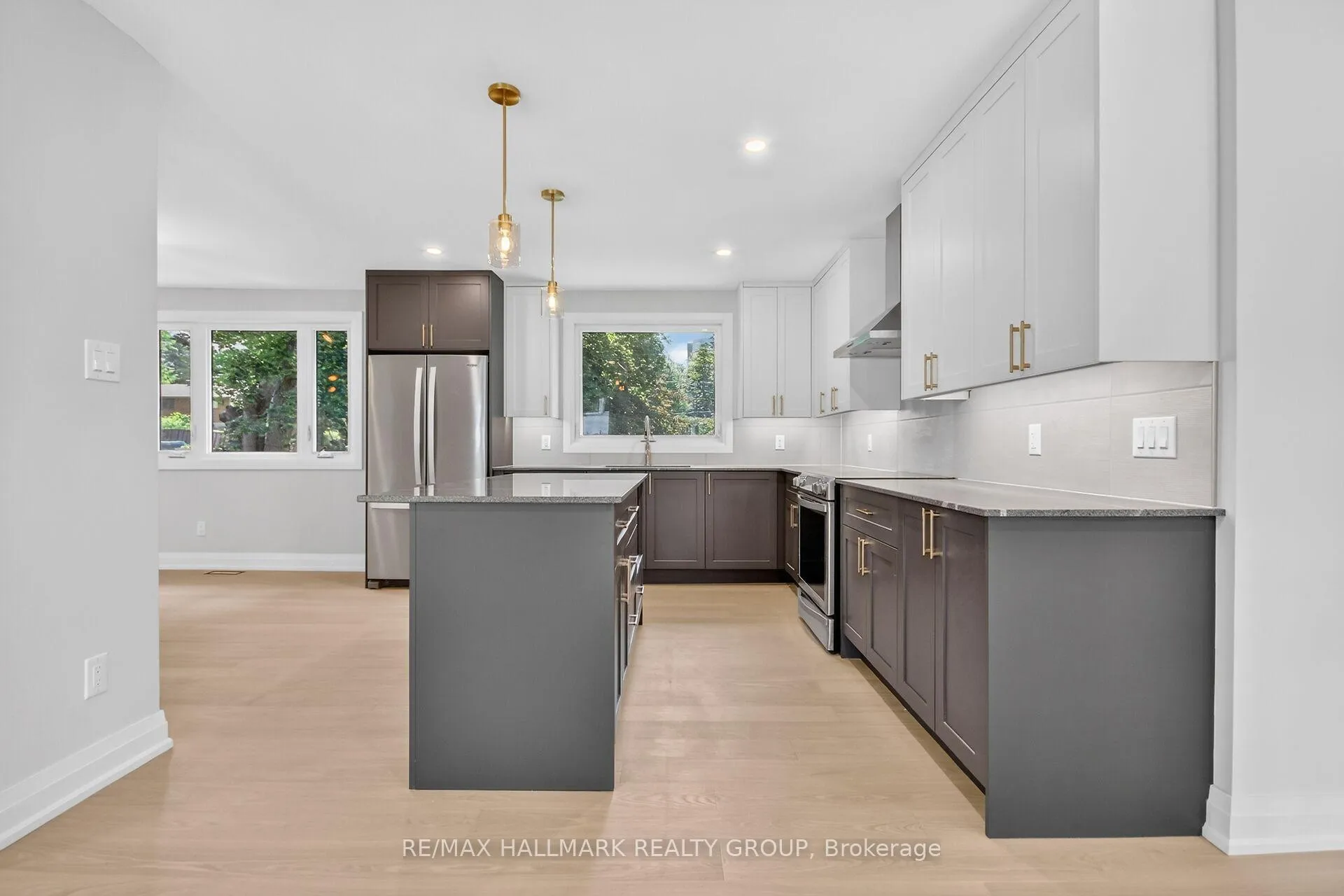 Photo 6 of 1054 Chelsea Drive, Ottawa, Viscount Alexander Park — HOMEH
