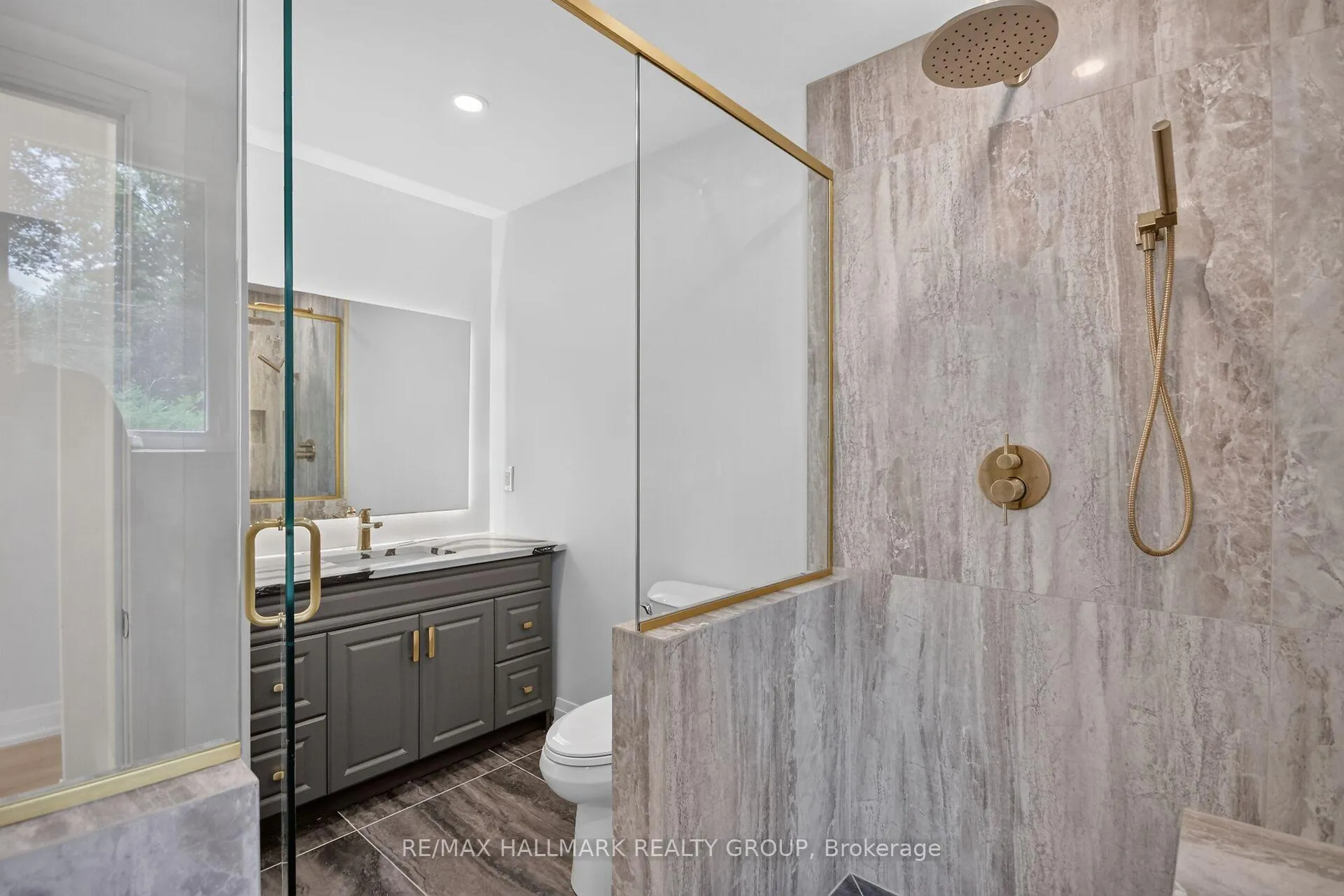 Photo 29 of 1054 Chelsea Drive, Ottawa, Viscount Alexander Park — HOMEH