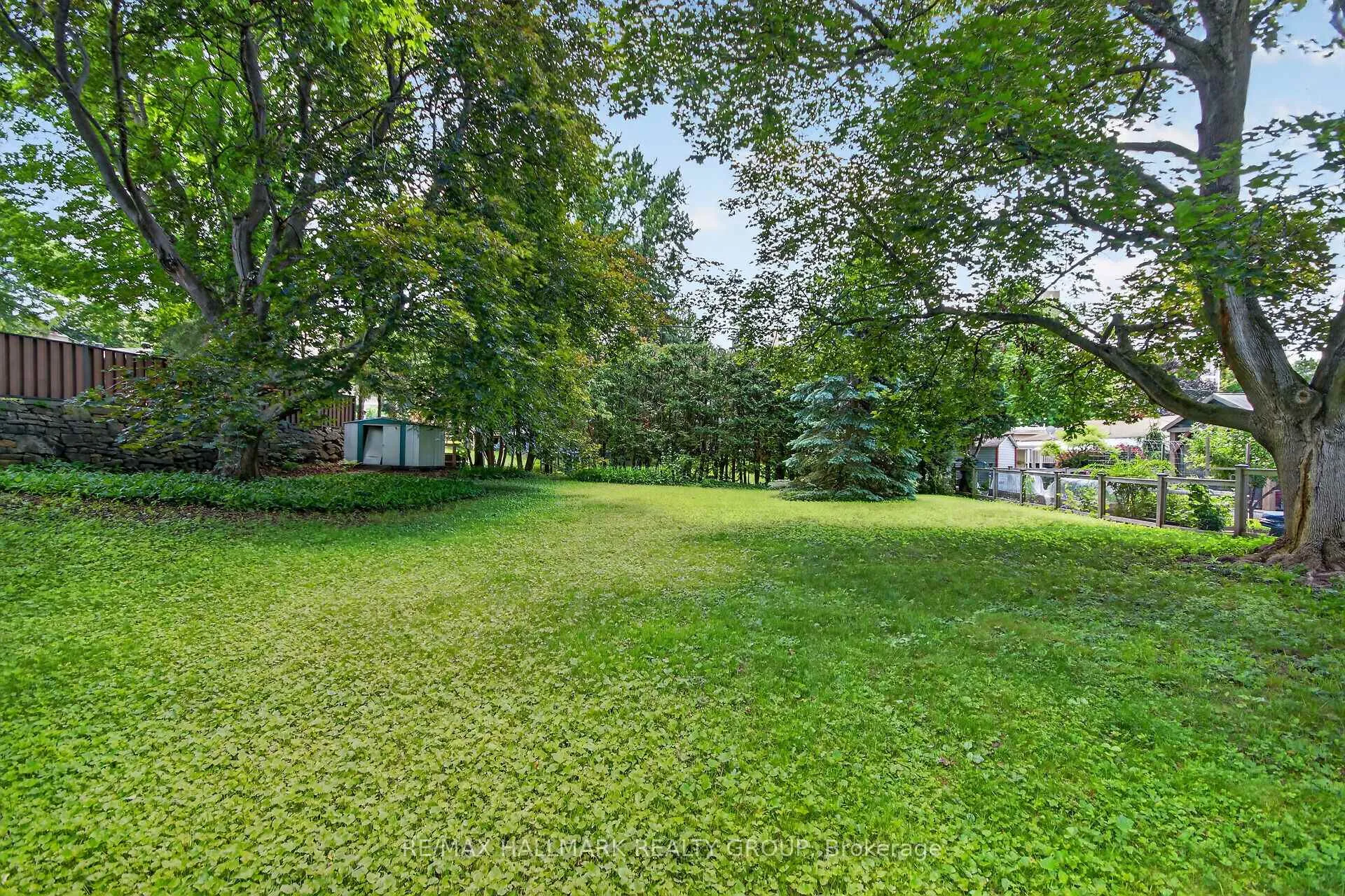 Photo 43 of 1054 Chelsea Drive, Ottawa, Viscount Alexander Park — HOMEH