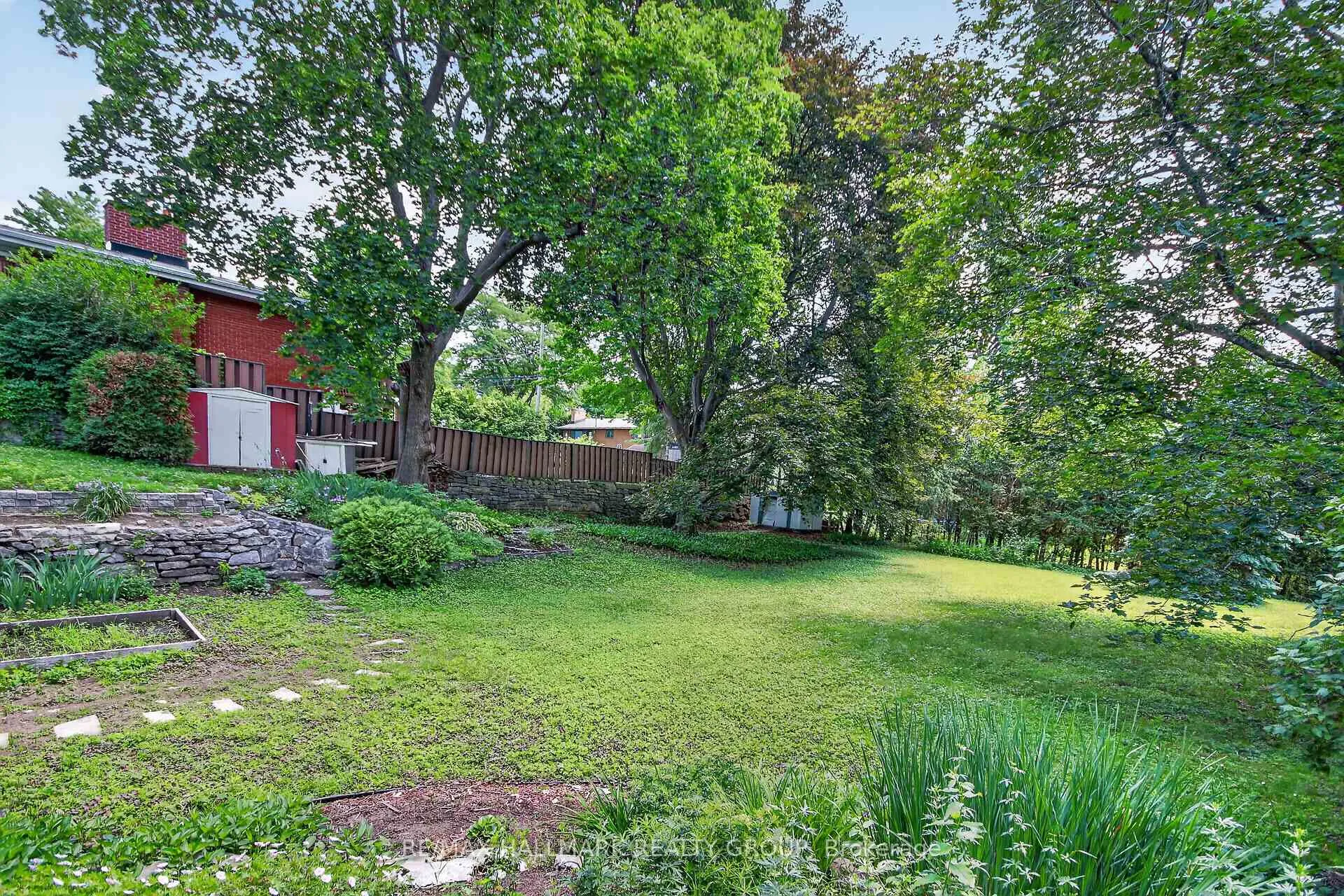 Photo 44 of 1054 Chelsea Drive, Ottawa, Viscount Alexander Park — HOMEH