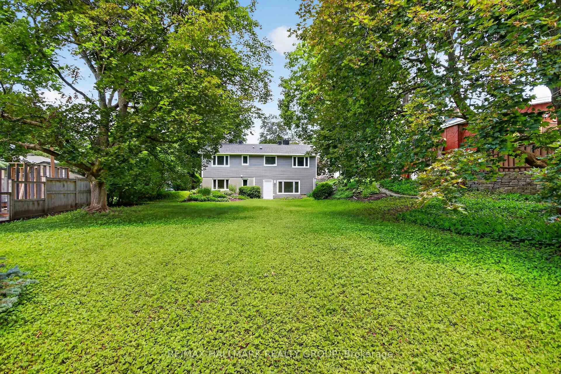 Photo 46 of 1054 Chelsea Drive, Ottawa, Viscount Alexander Park — HOMEH