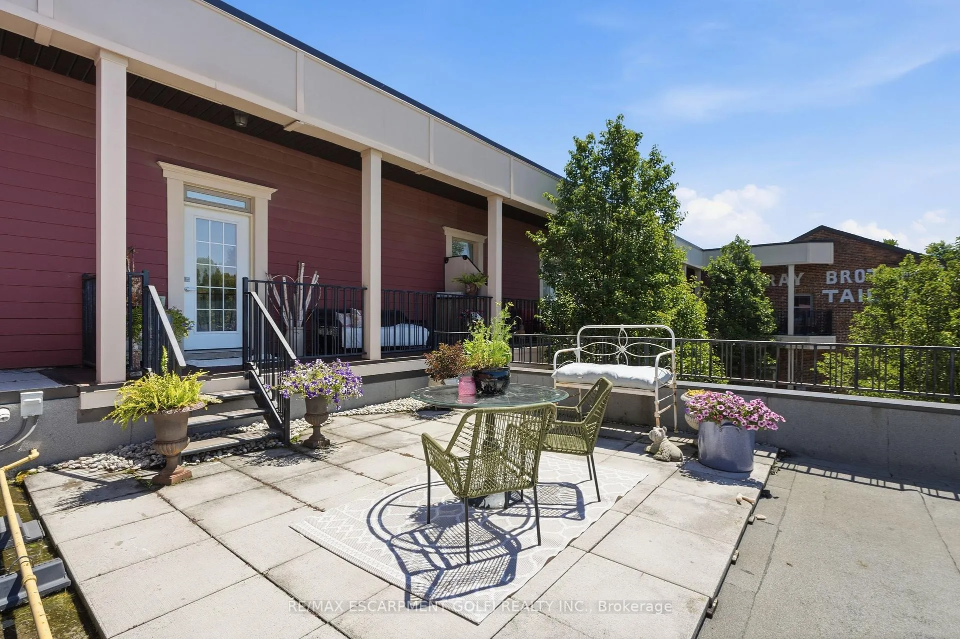 Photo 3 of Unit 201, 3710 Main Street, Niagara Falls, Chippawa — HOMEH