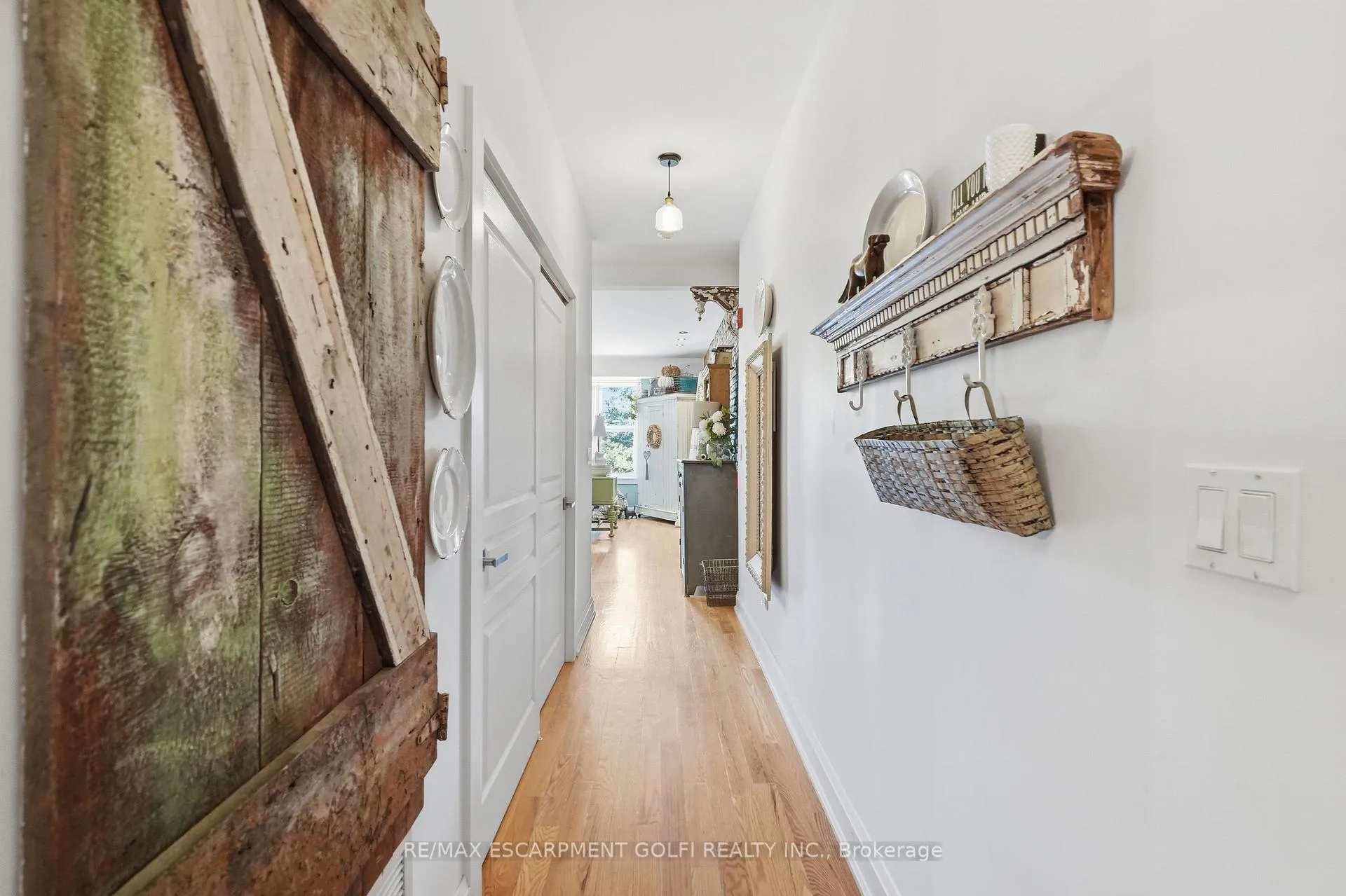 Photo 4 of Unit 201, 3710 Main Street, Niagara Falls, Chippawa — HOMEH