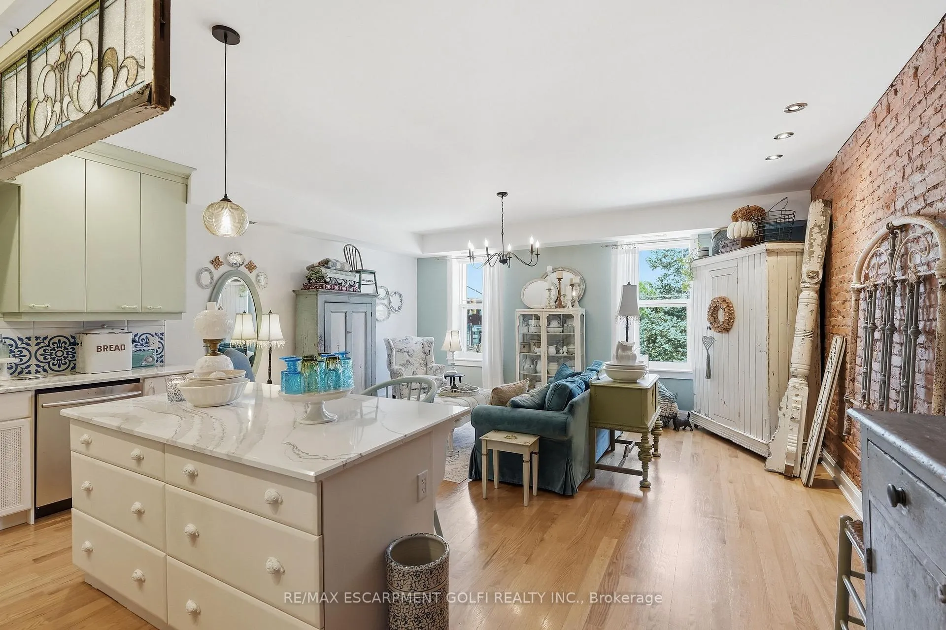 Photo 6 of Unit 201, 3710 Main Street, Niagara Falls, Chippawa — HOMEH