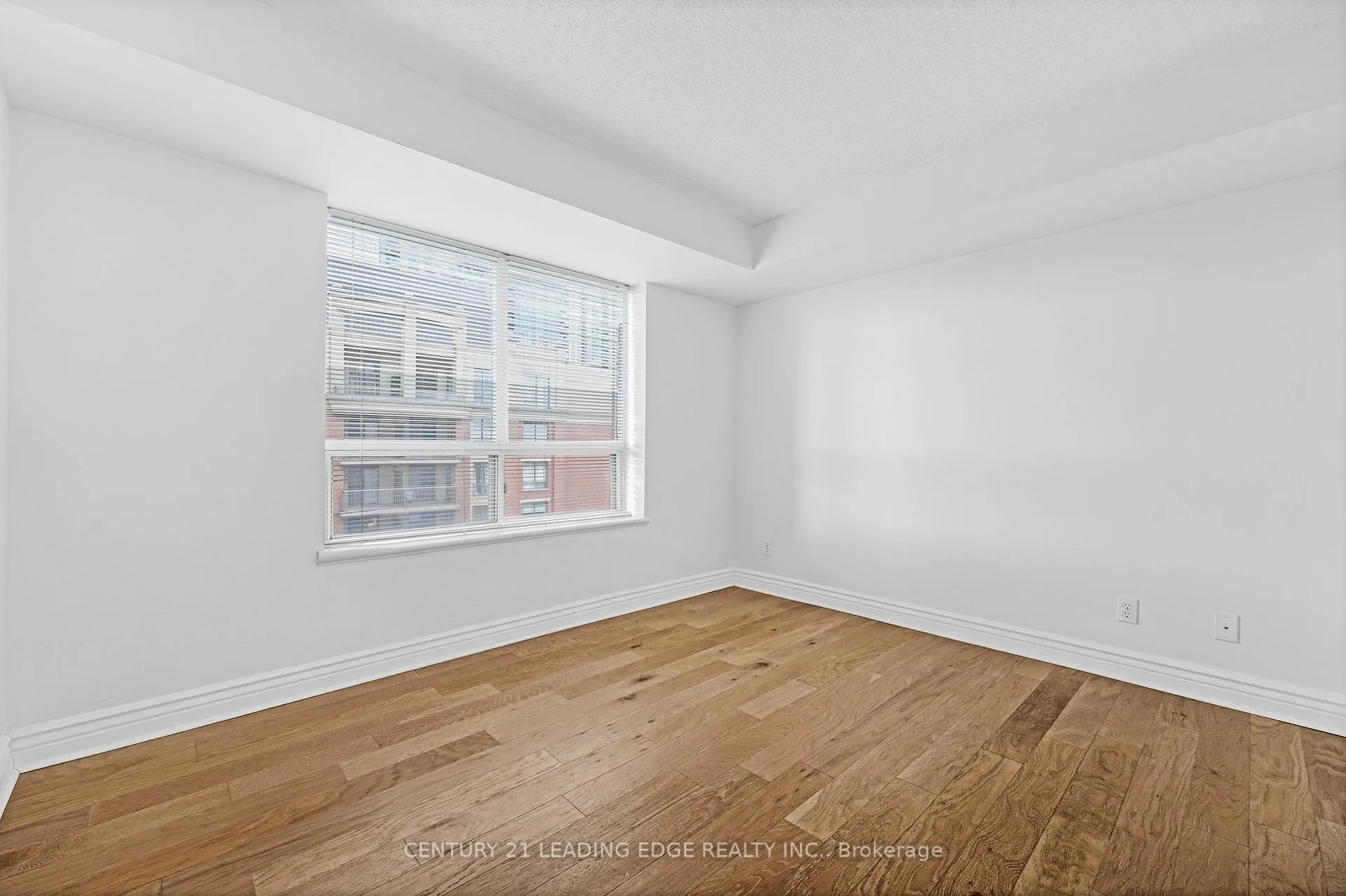 Photo 6 of Unit 905, 55 Harrison Garden Boulevard, North York, Willowdale East — HOMEH