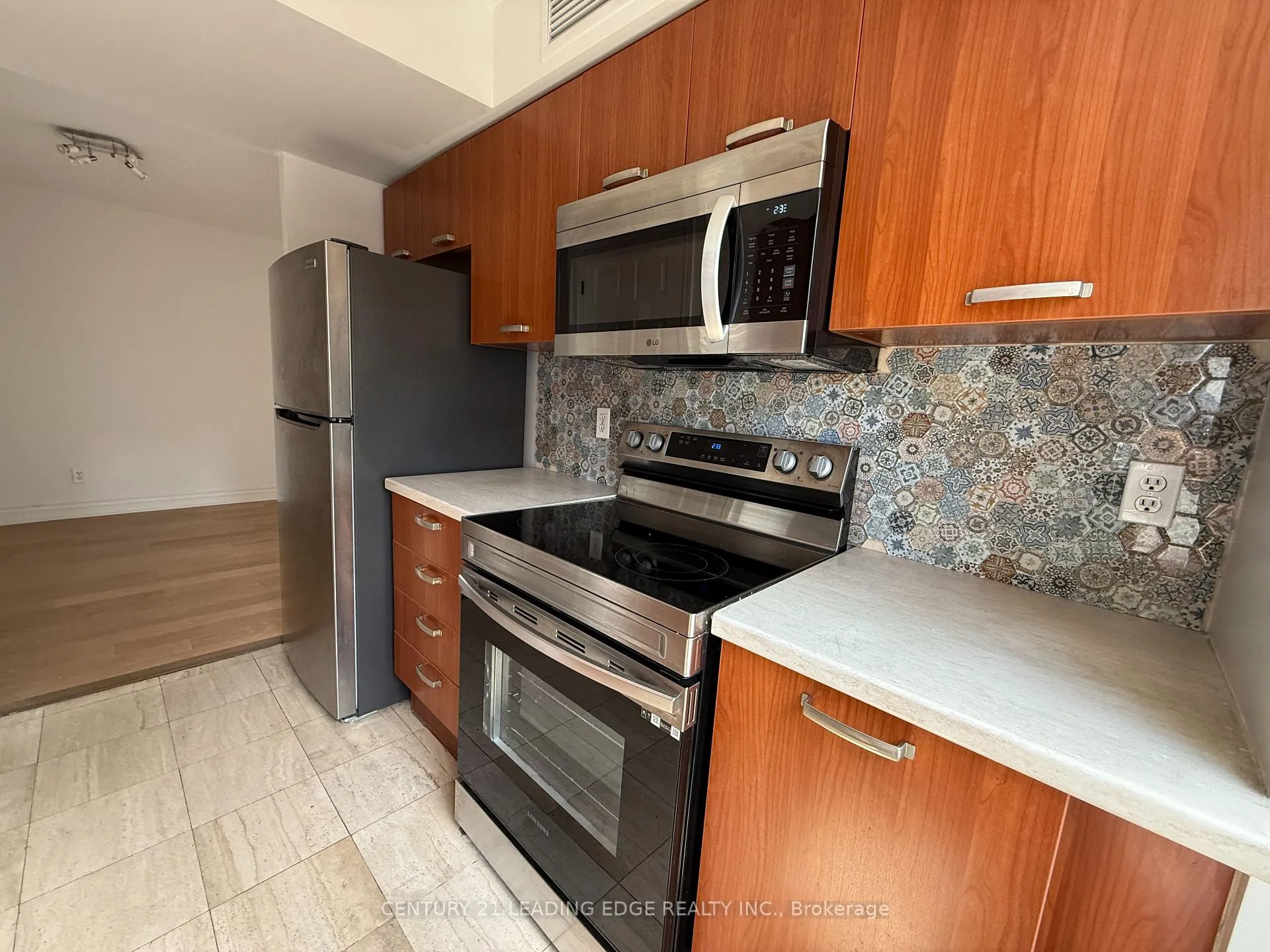 Photo 7 of Unit 905, 55 Harrison Garden Boulevard, North York, Willowdale East — HOMEH