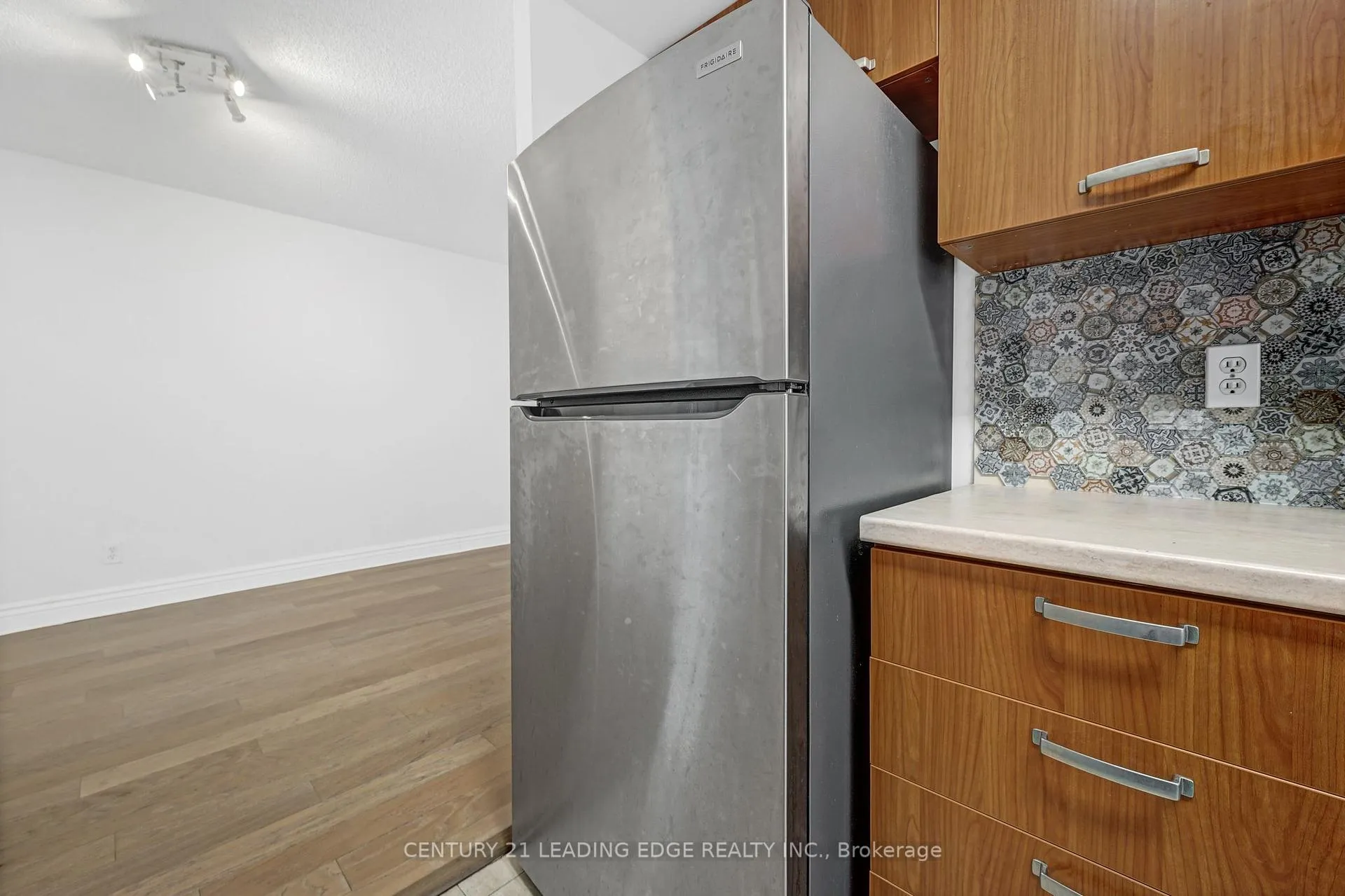 Photo 9 of Unit 905, 55 Harrison Garden Boulevard, North York, Willowdale East — HOMEH