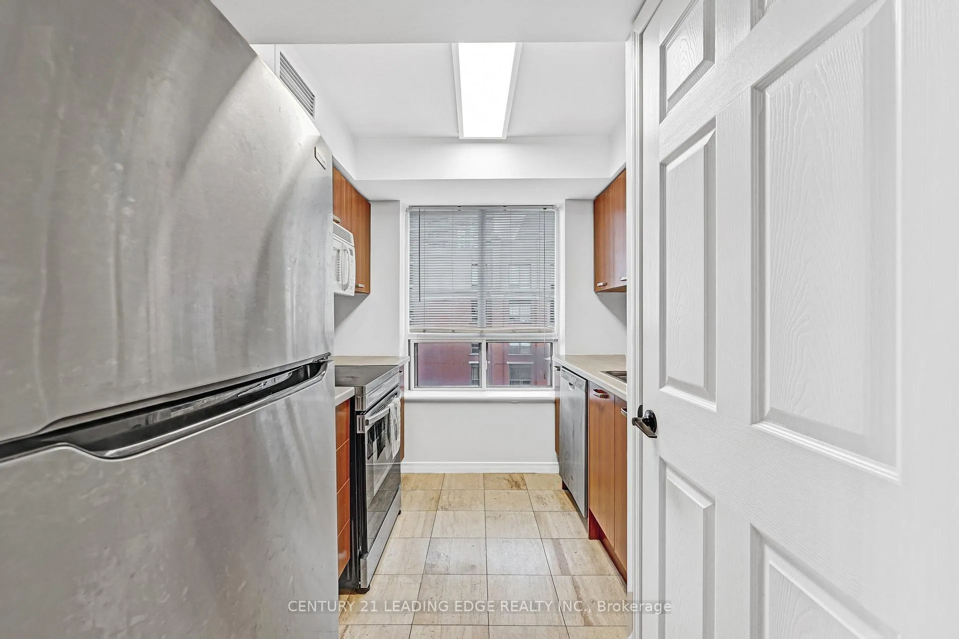 Photo 10 of Unit 905, 55 Harrison Garden Boulevard, North York, Willowdale East — HOMEH