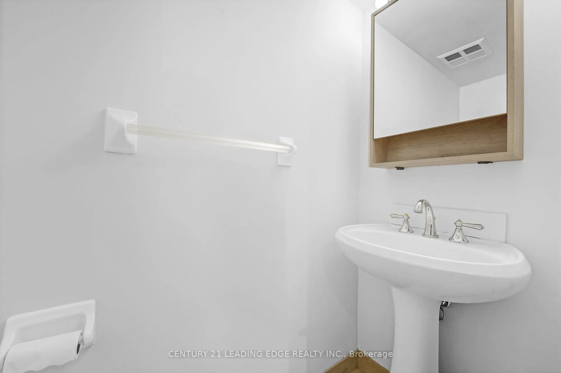 Photo 15 of Unit 905, 55 Harrison Garden Boulevard, North York, Willowdale East — HOMEH