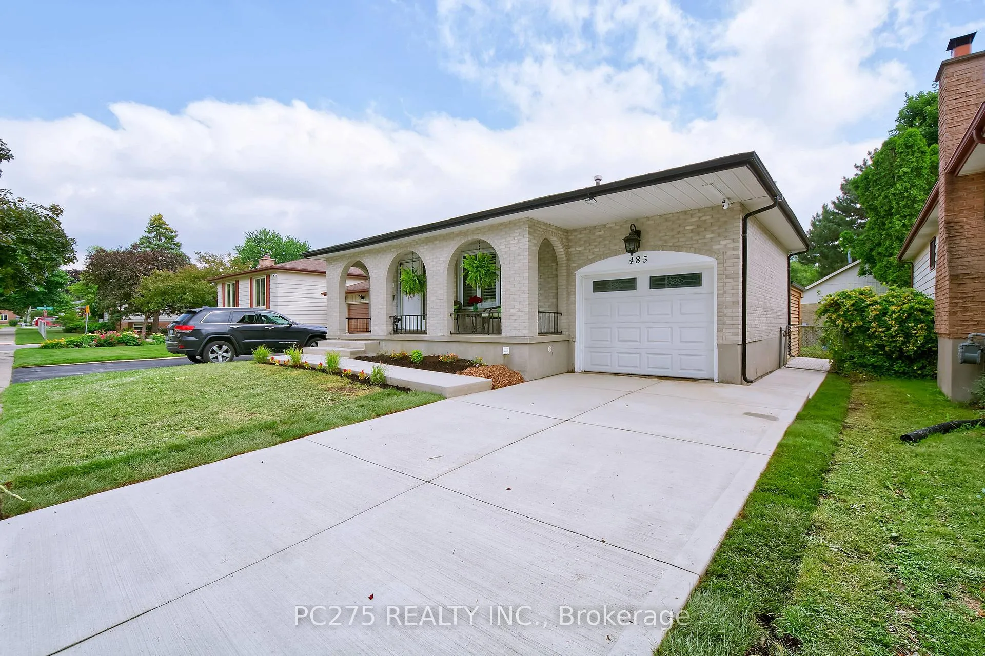 Photo 3 of 485 Ferndale Avenue, London, South Q — HOMEH
