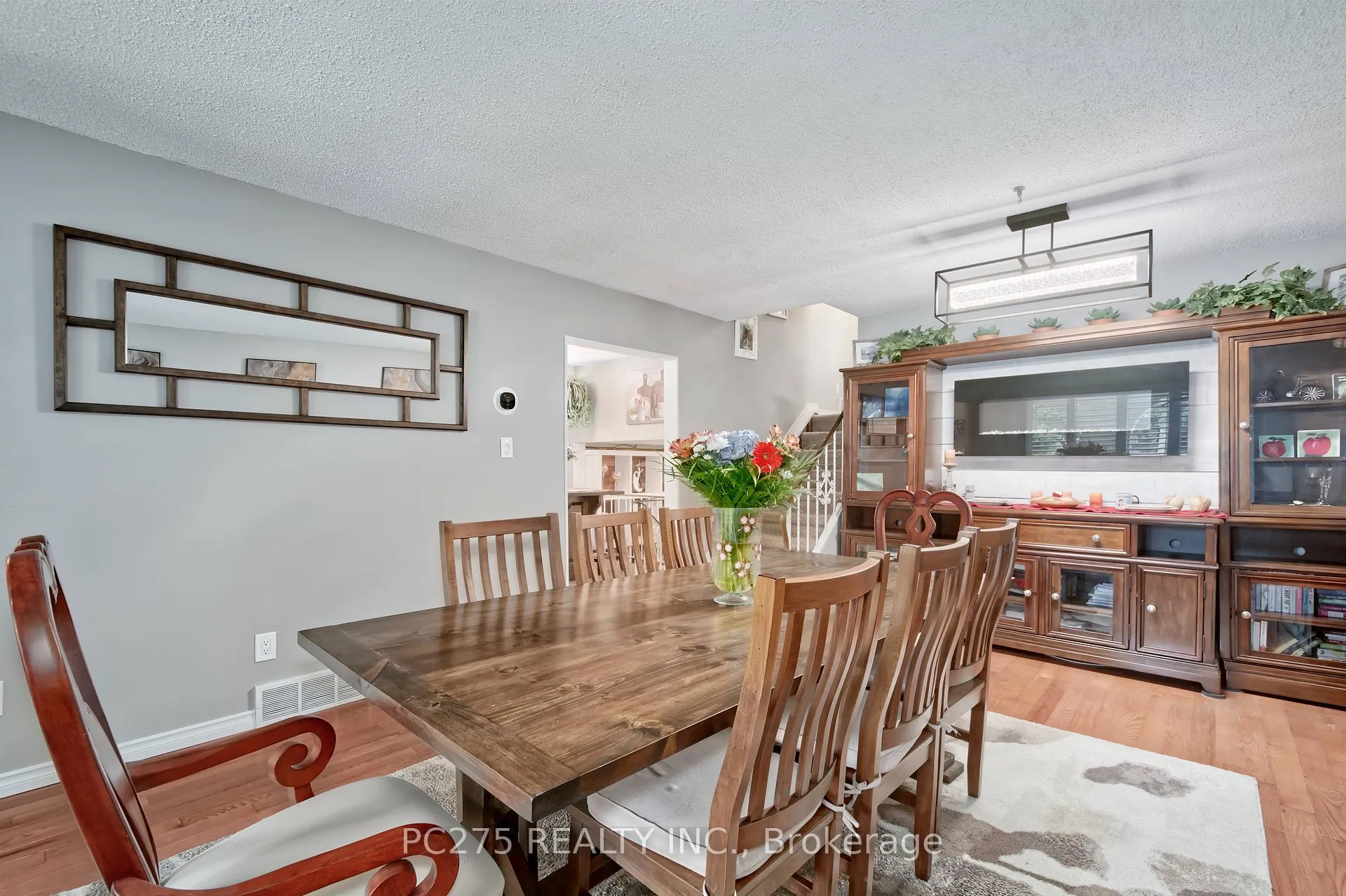 Photo 8 of 485 Ferndale Avenue, London, South Q — HOMEH