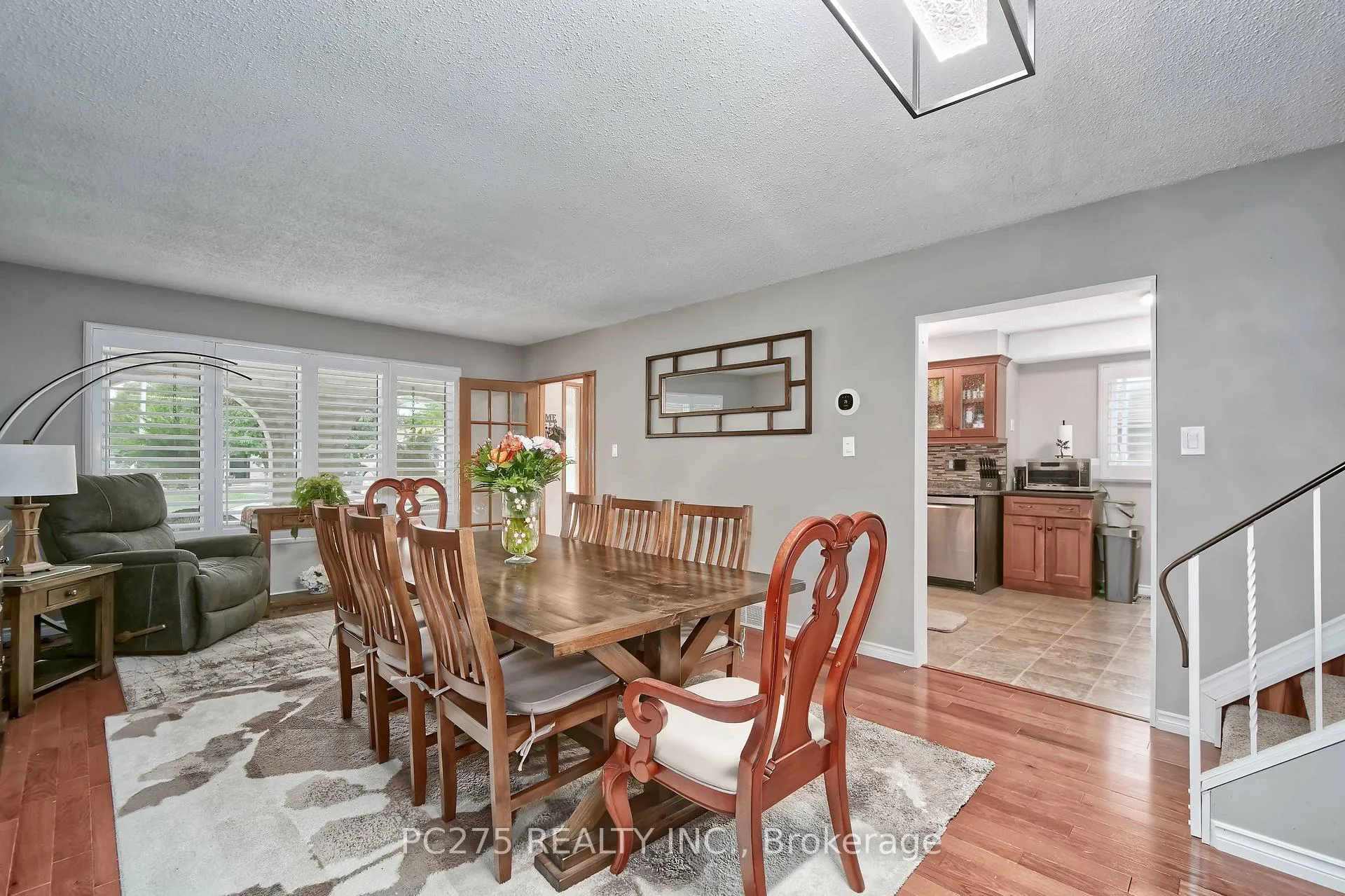 Photo 9 of 485 Ferndale Avenue, London, South Q — HOMEH