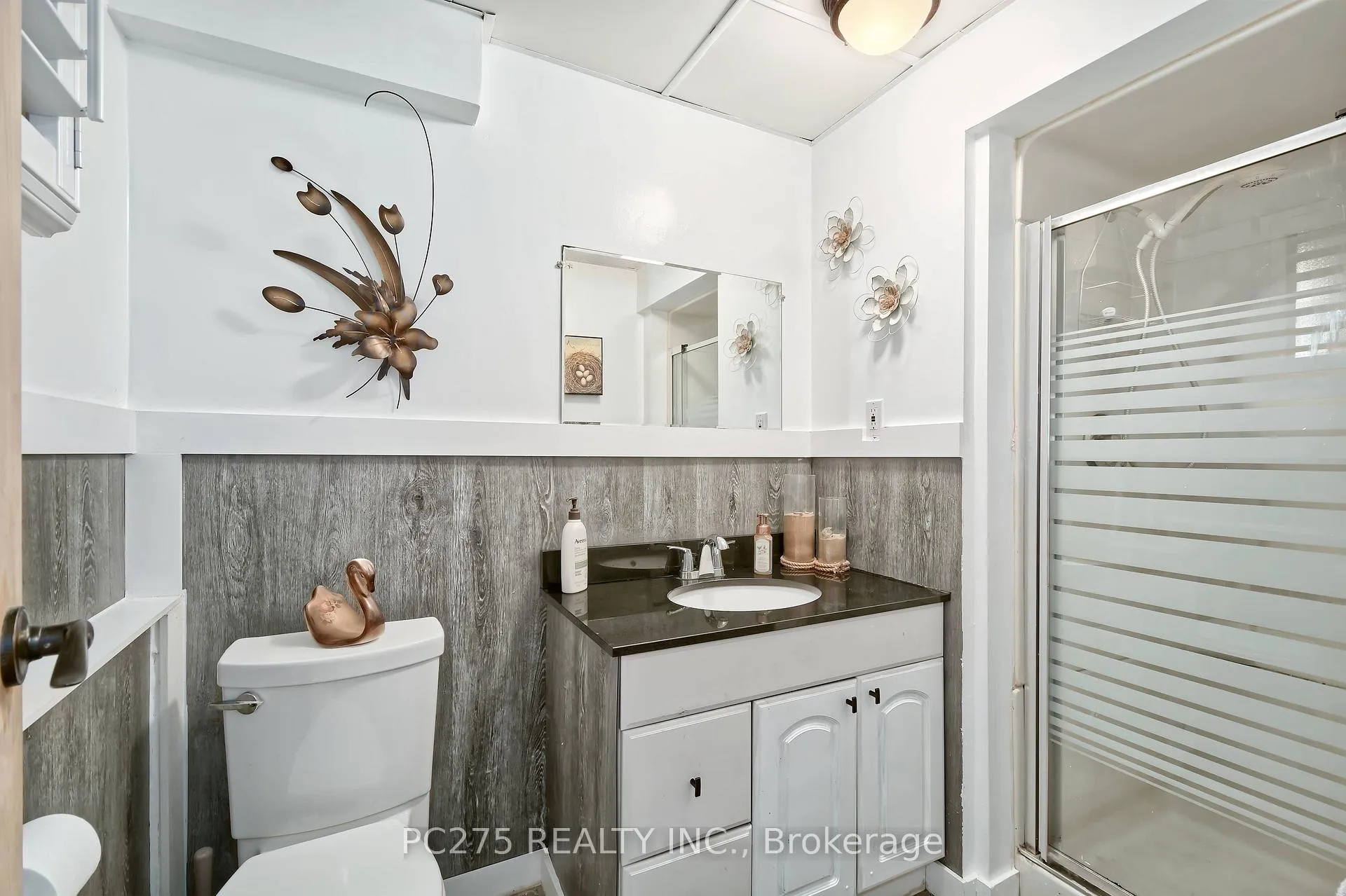 Photo 17 of 485 Ferndale Avenue, London, South Q — HOMEH