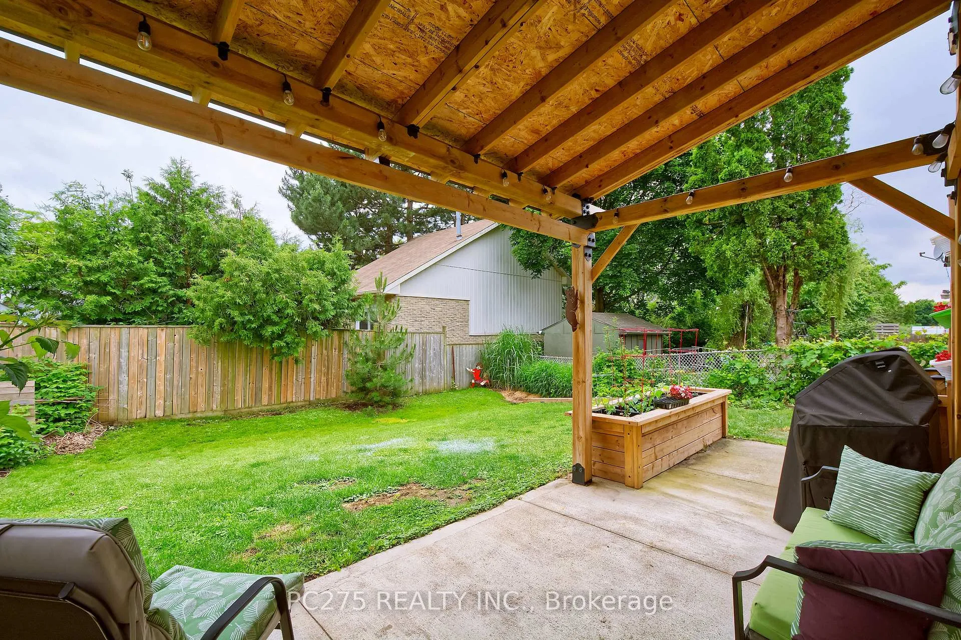 Photo 27 of 485 Ferndale Avenue, London, South Q — HOMEH