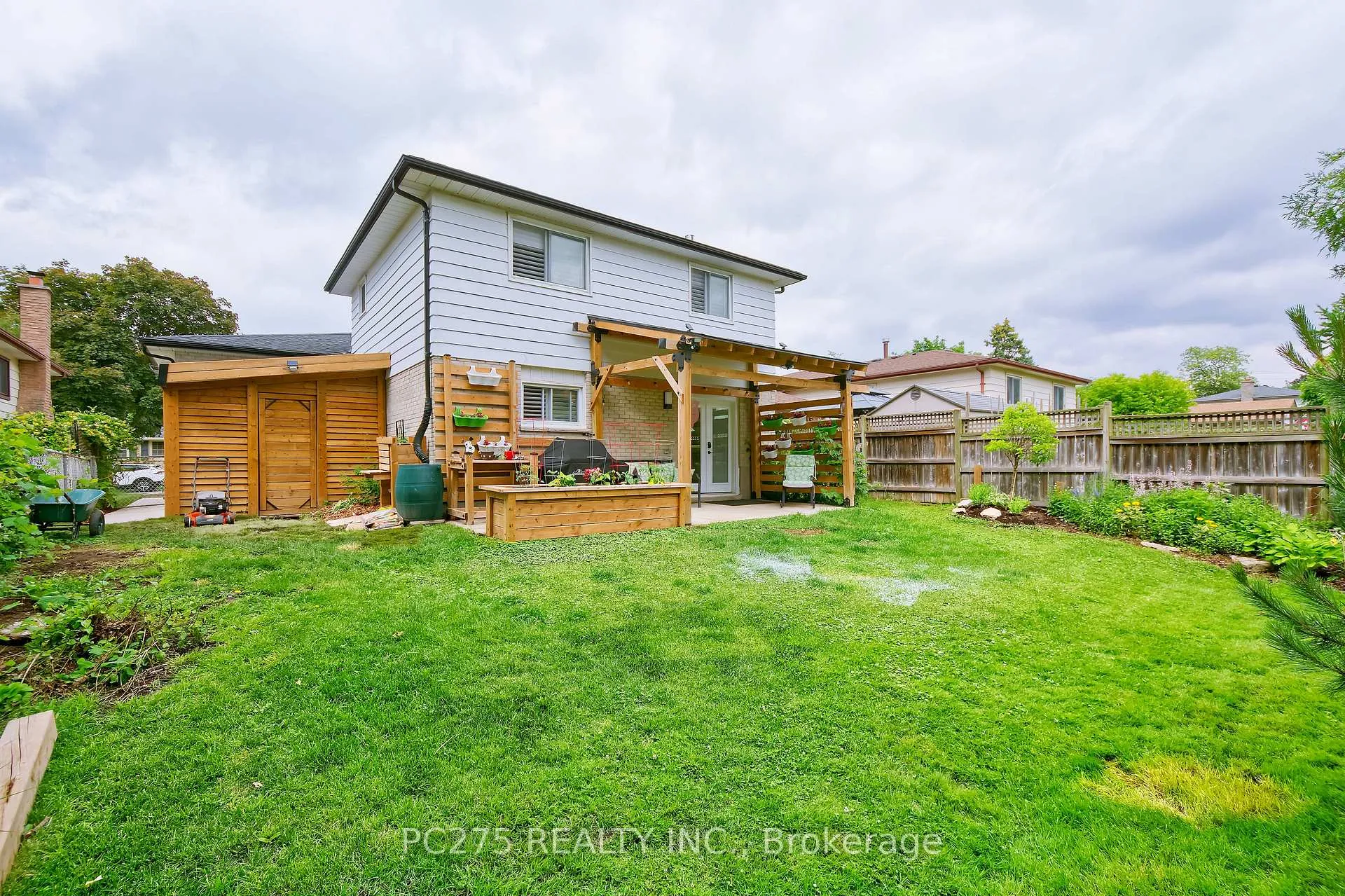 Photo 30 of 485 Ferndale Avenue, London, South Q — HOMEH