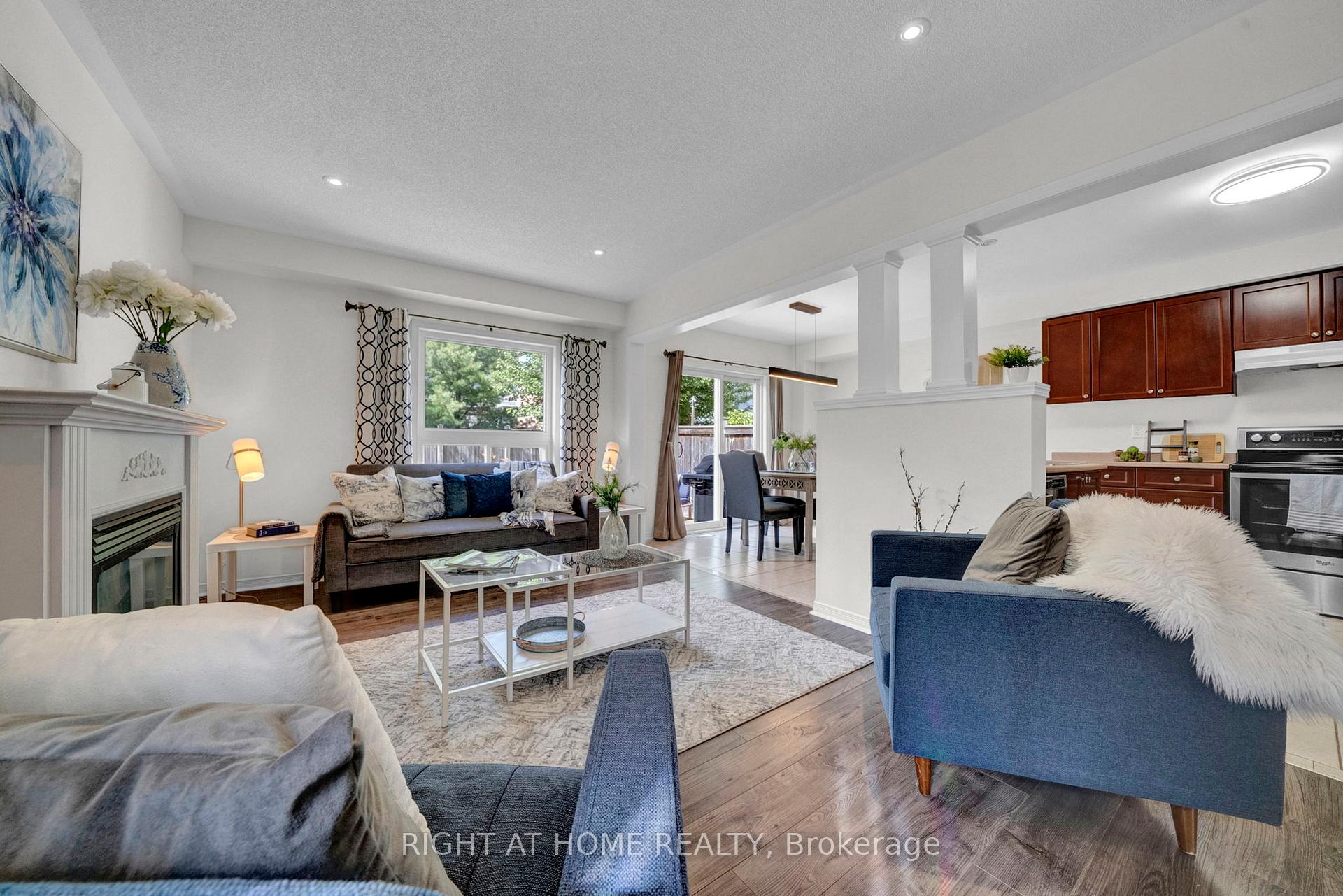 Photo 4 of 207 Eldad Drive, Clarington, Bowmanville — HOMEH