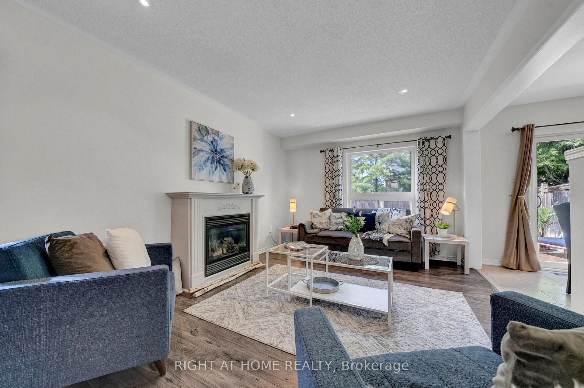 Photo 5 of 207 Eldad Drive, Clarington, Bowmanville — HOMEH