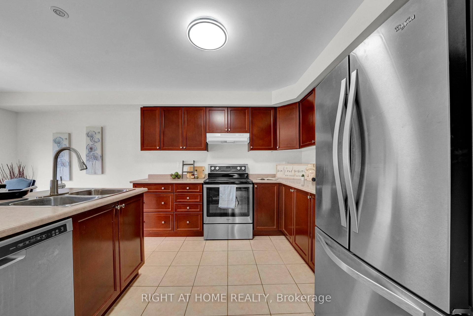 Photo 14 of 207 Eldad Drive, Clarington, Bowmanville — HOMEH