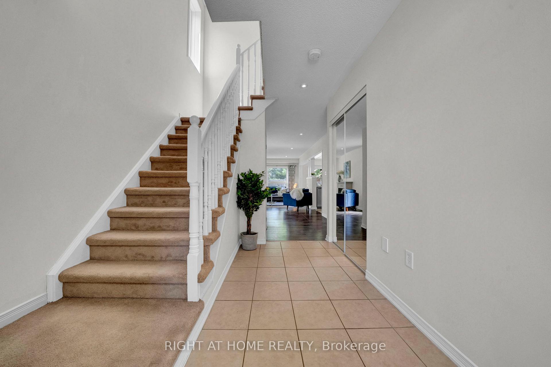 Photo 16 of 207 Eldad Drive, Clarington, Bowmanville — HOMEH