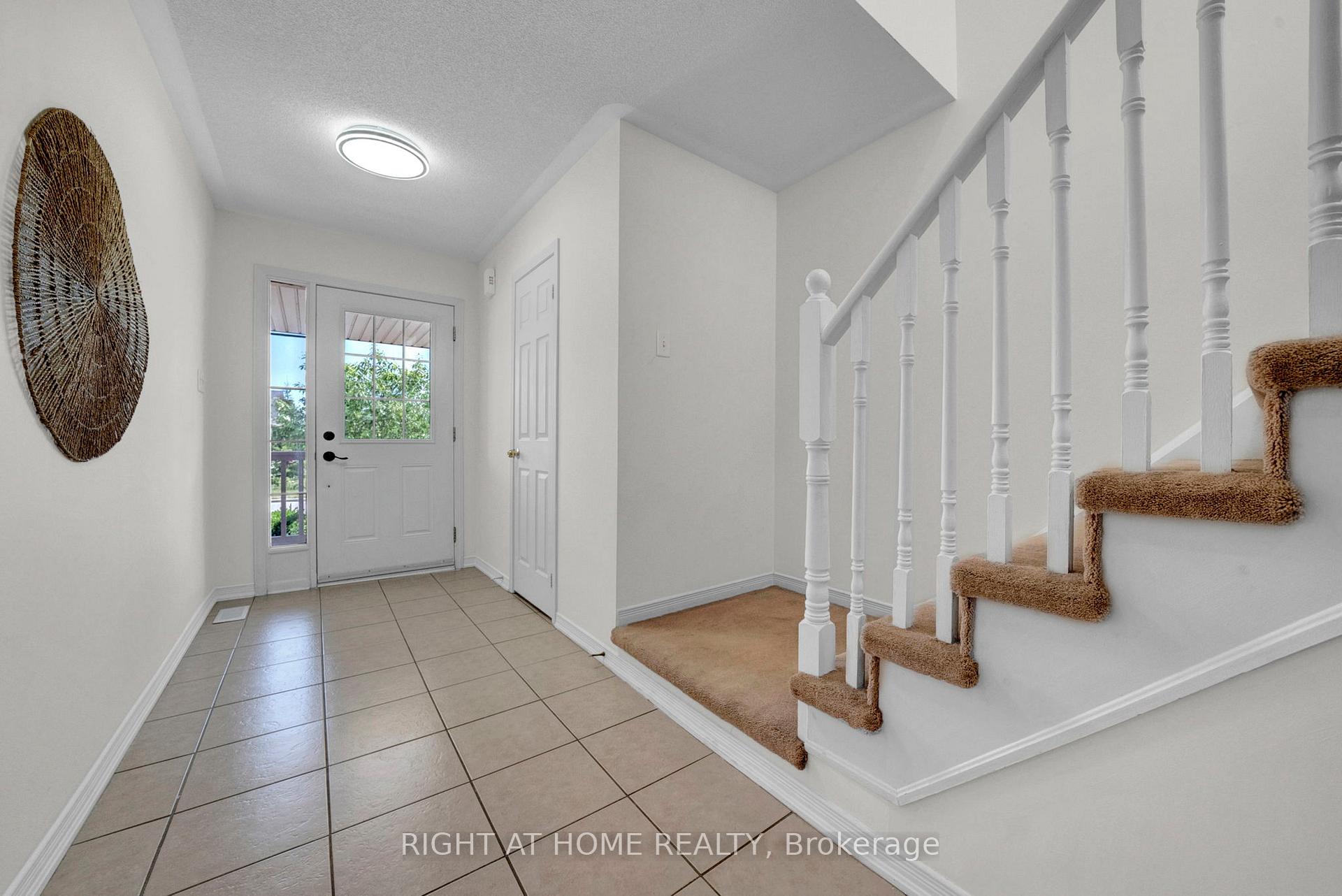 Photo 17 of 207 Eldad Drive, Clarington, Bowmanville — HOMEH
