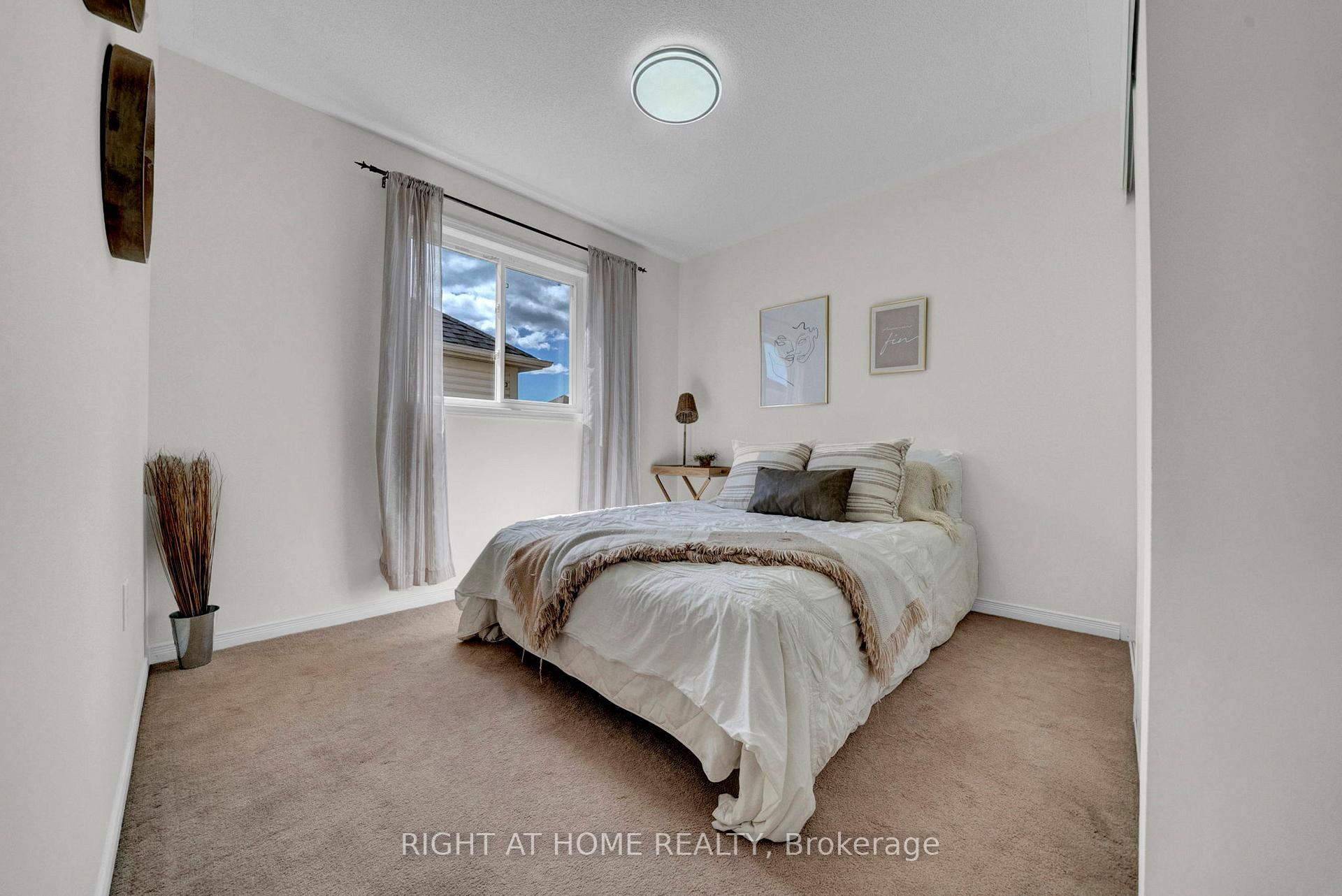 Photo 23 of 207 Eldad Drive, Clarington, Bowmanville — HOMEH