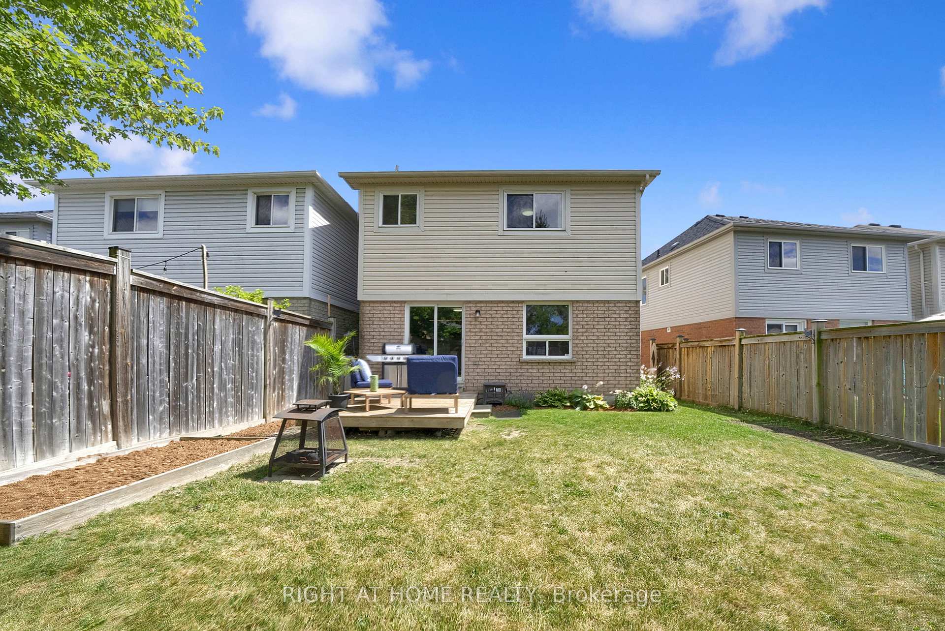 Photo 29 of 207 Eldad Drive, Clarington, Bowmanville — HOMEH
