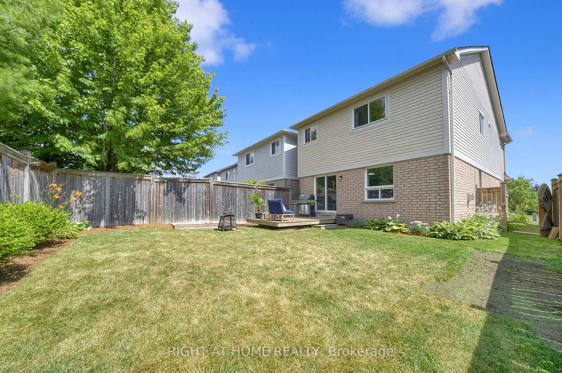 Photo 30 of 207 Eldad Drive, Clarington, Bowmanville — HOMEH