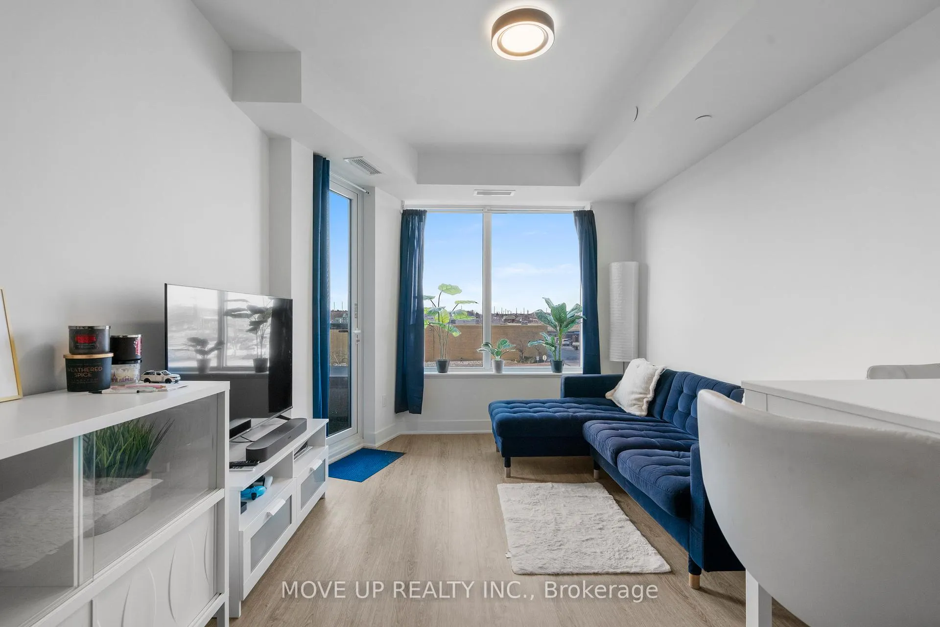 Photo 8 of Unit 310, 185 Deerfield Road, Newmarket, Central Newmarket — HOMEH