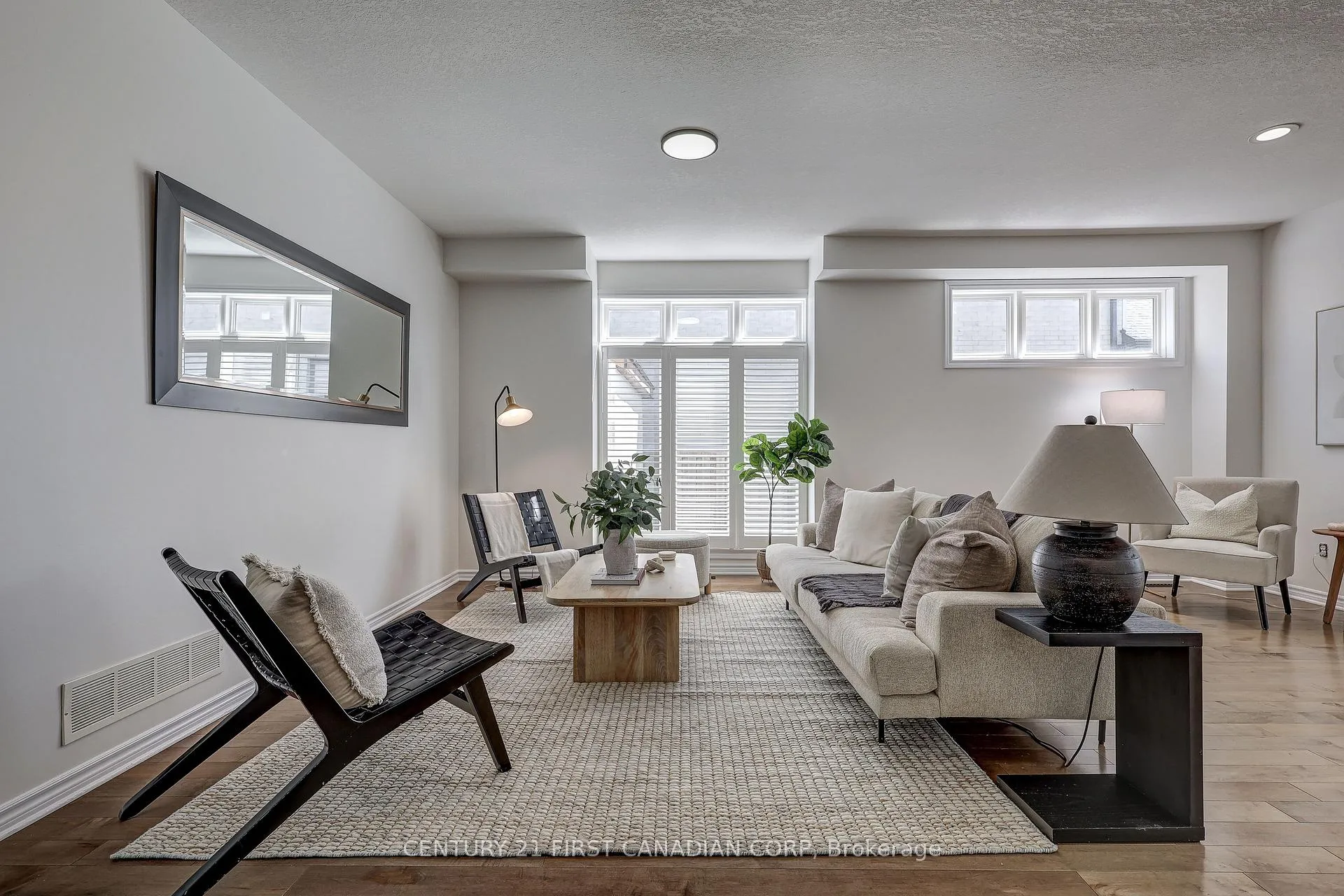 Photo 4 of 1336 Birchwood Drive, London, South K — HOMEH