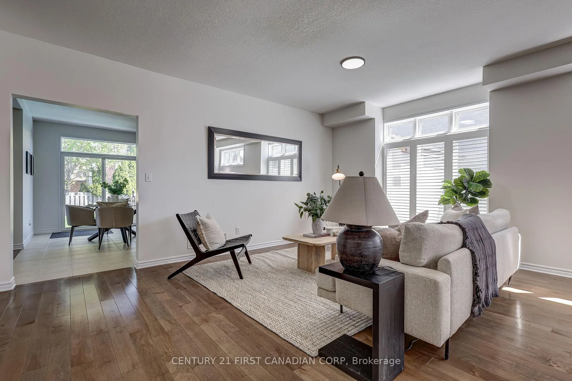 Photo 5 of 1336 Birchwood Drive, London, South K — HOMEH