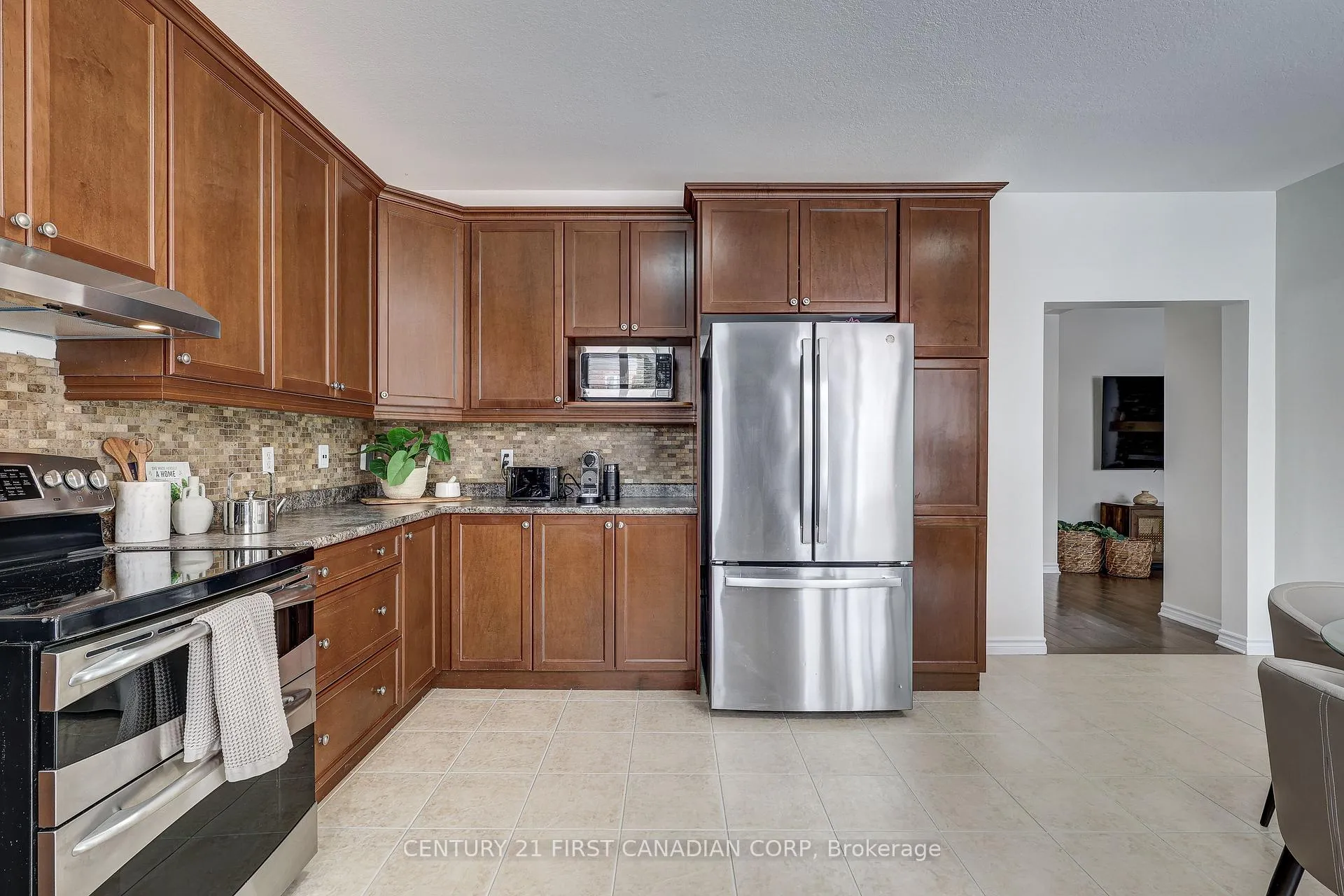 Photo 9 of 1336 Birchwood Drive, London, South K — HOMEH