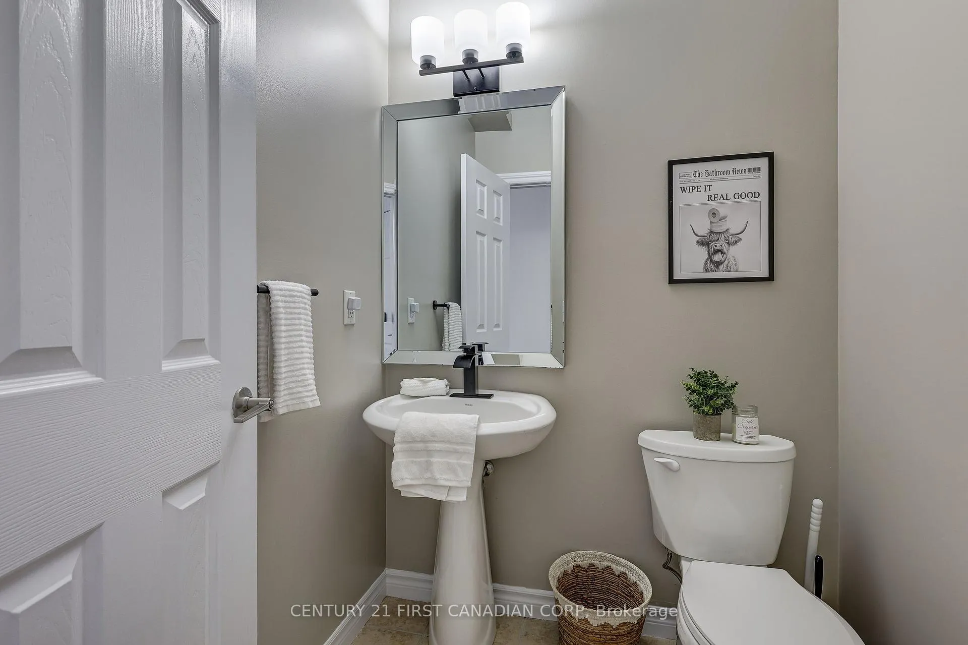 Photo 11 of 1336 Birchwood Drive, London, South K — HOMEH