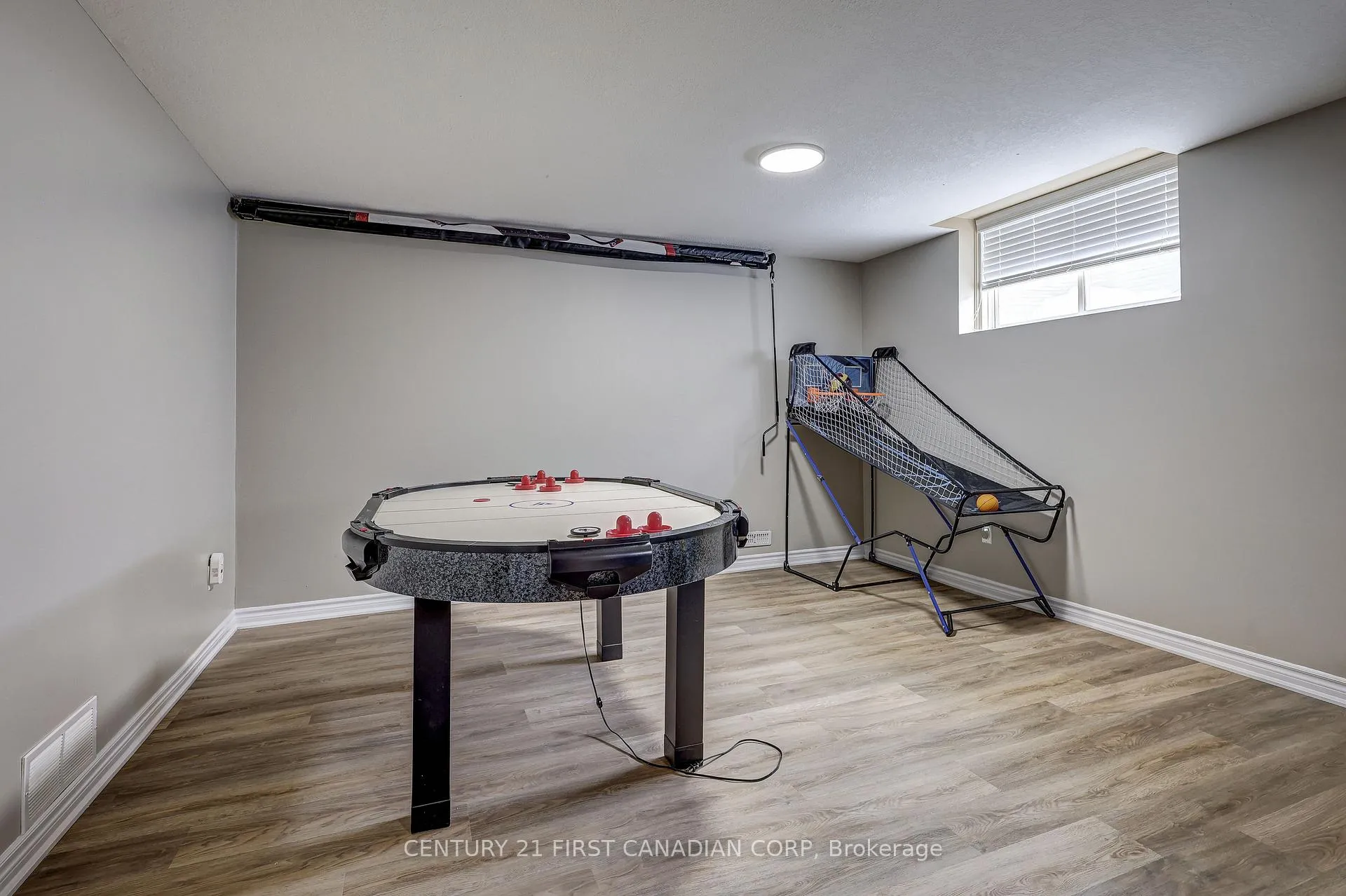 Photo 23 of 1336 Birchwood Drive, London, South K — HOMEH