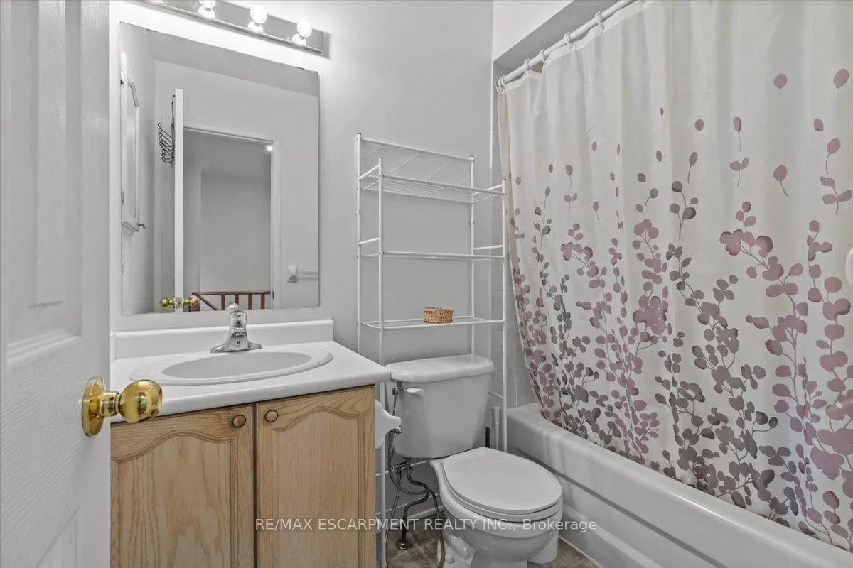 Photo 18 of 373 Fairgate Way, Oakville, Wedgewood Creek — HOMEH