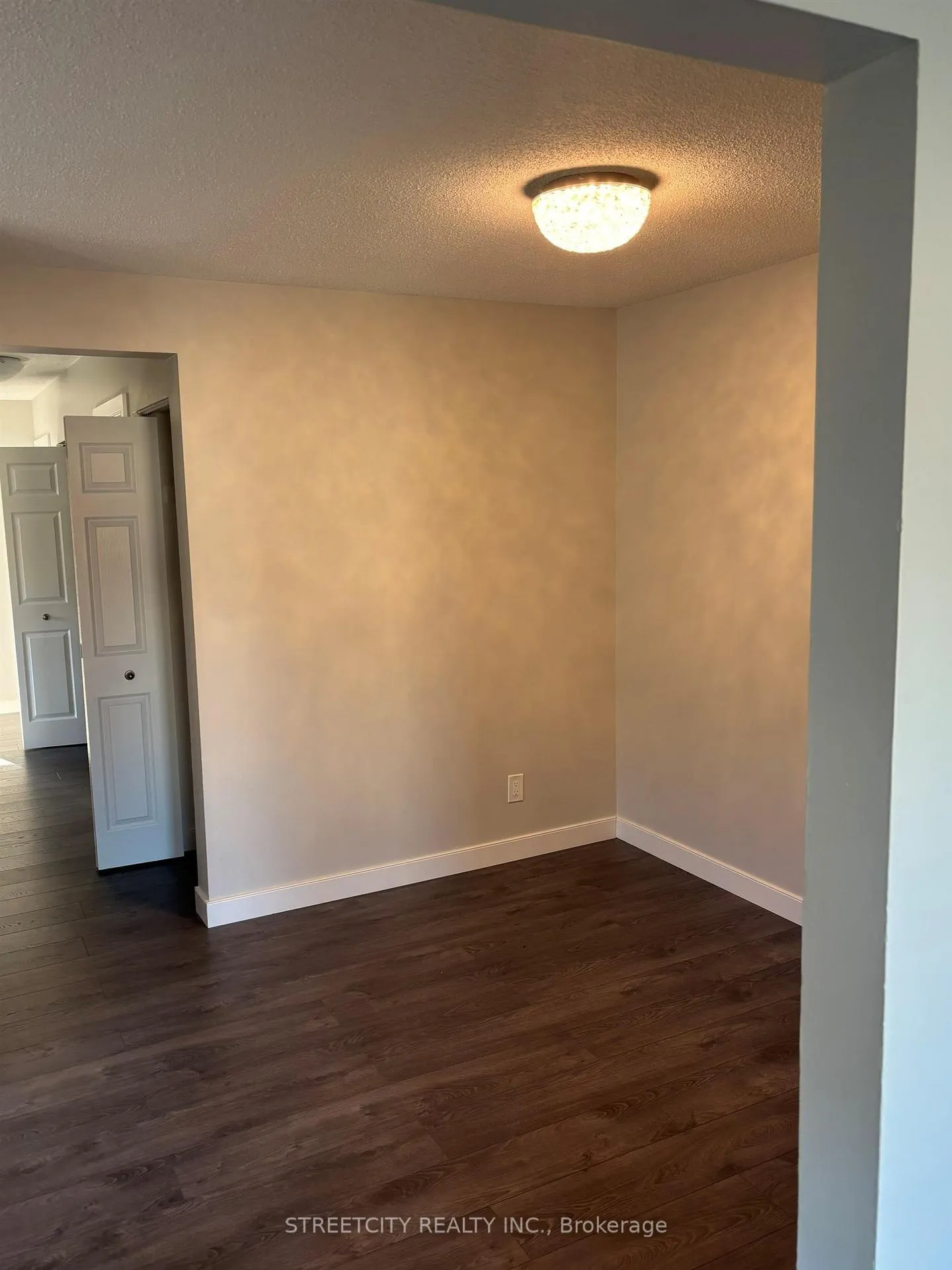 Photo 3 of 112 Conestoga Street, Thunder Bay, College Park — HOMEH