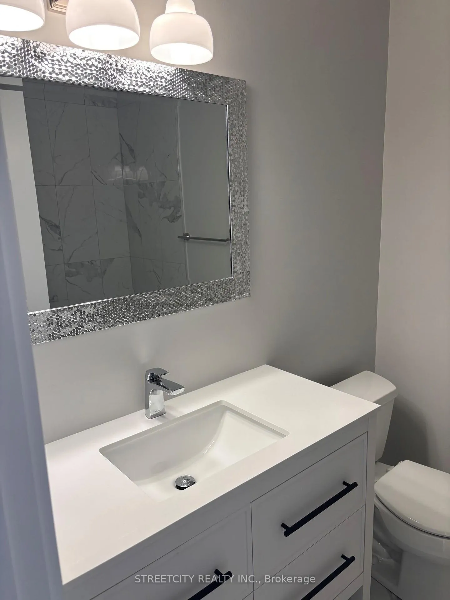 Photo 7 of 112 Conestoga Street, Thunder Bay, College Park — HOMEH