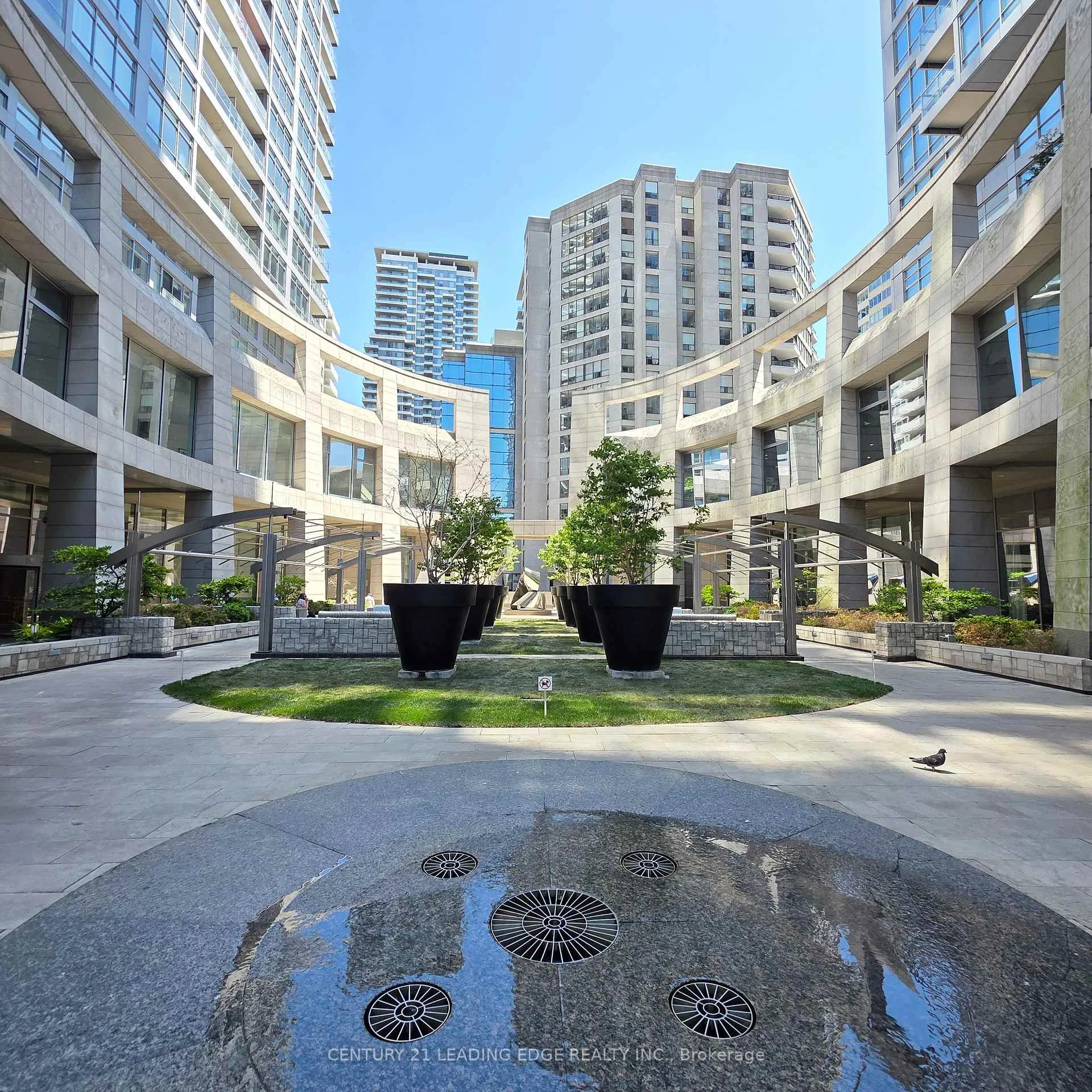Photo 2 of Unit 2210, 2191 Yonge Street, Toronto, Mount Pleasant West — HOMEH