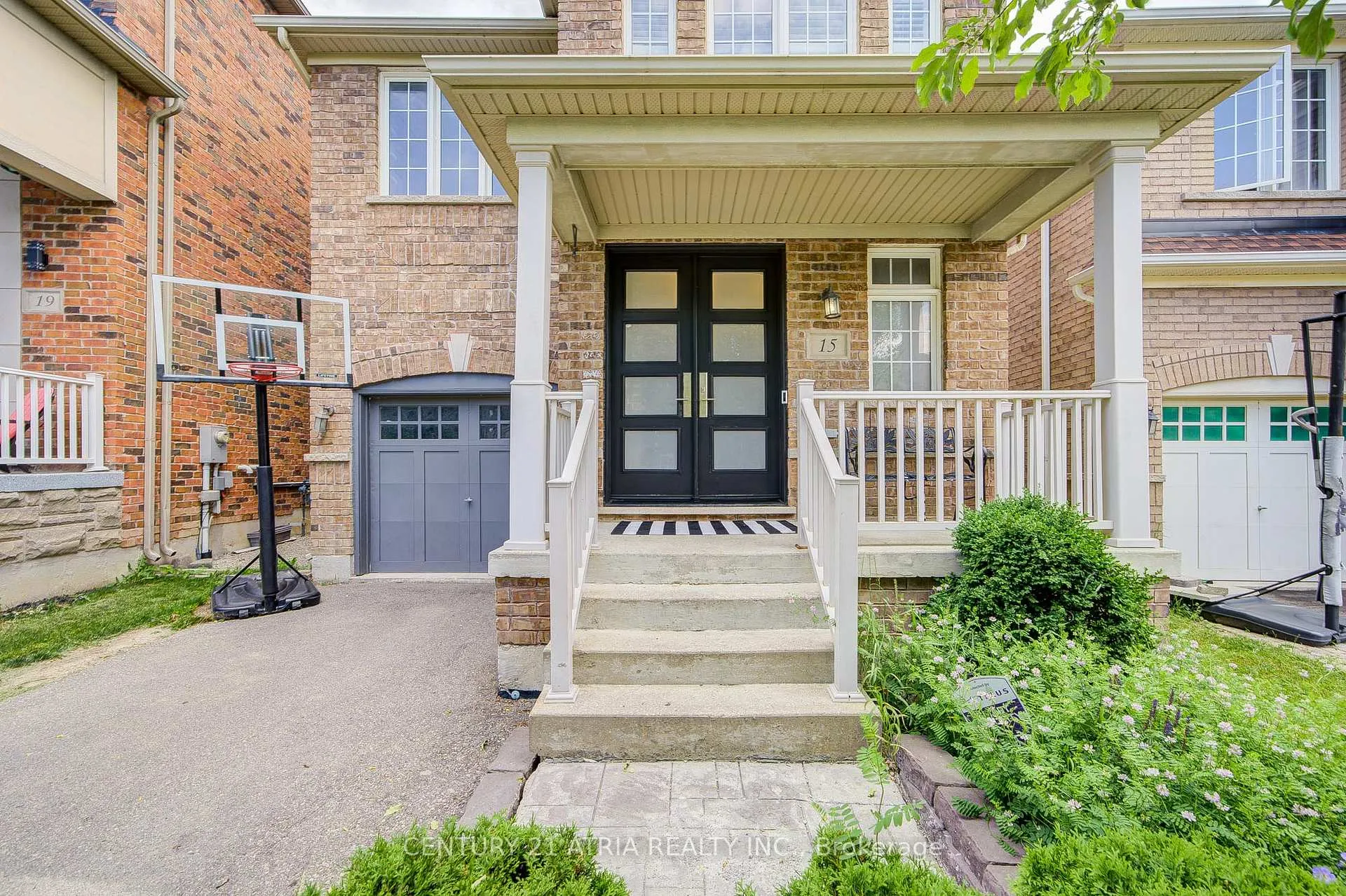 Photo 2 of 15 Asner Avenue, Vaughan, Patterson — HOMEH