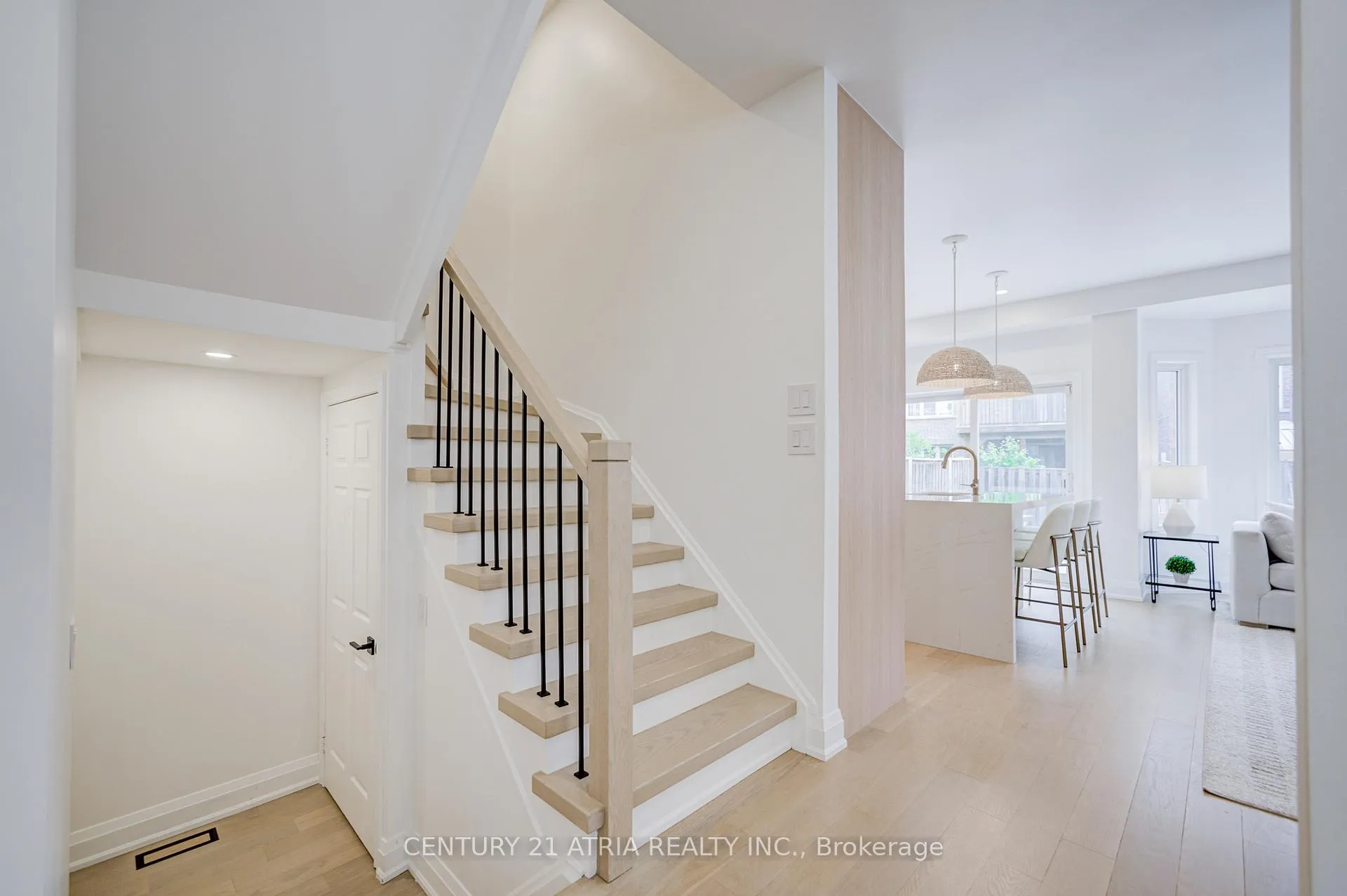Photo 9 of 15 Asner Avenue, Vaughan, Patterson — HOMEH