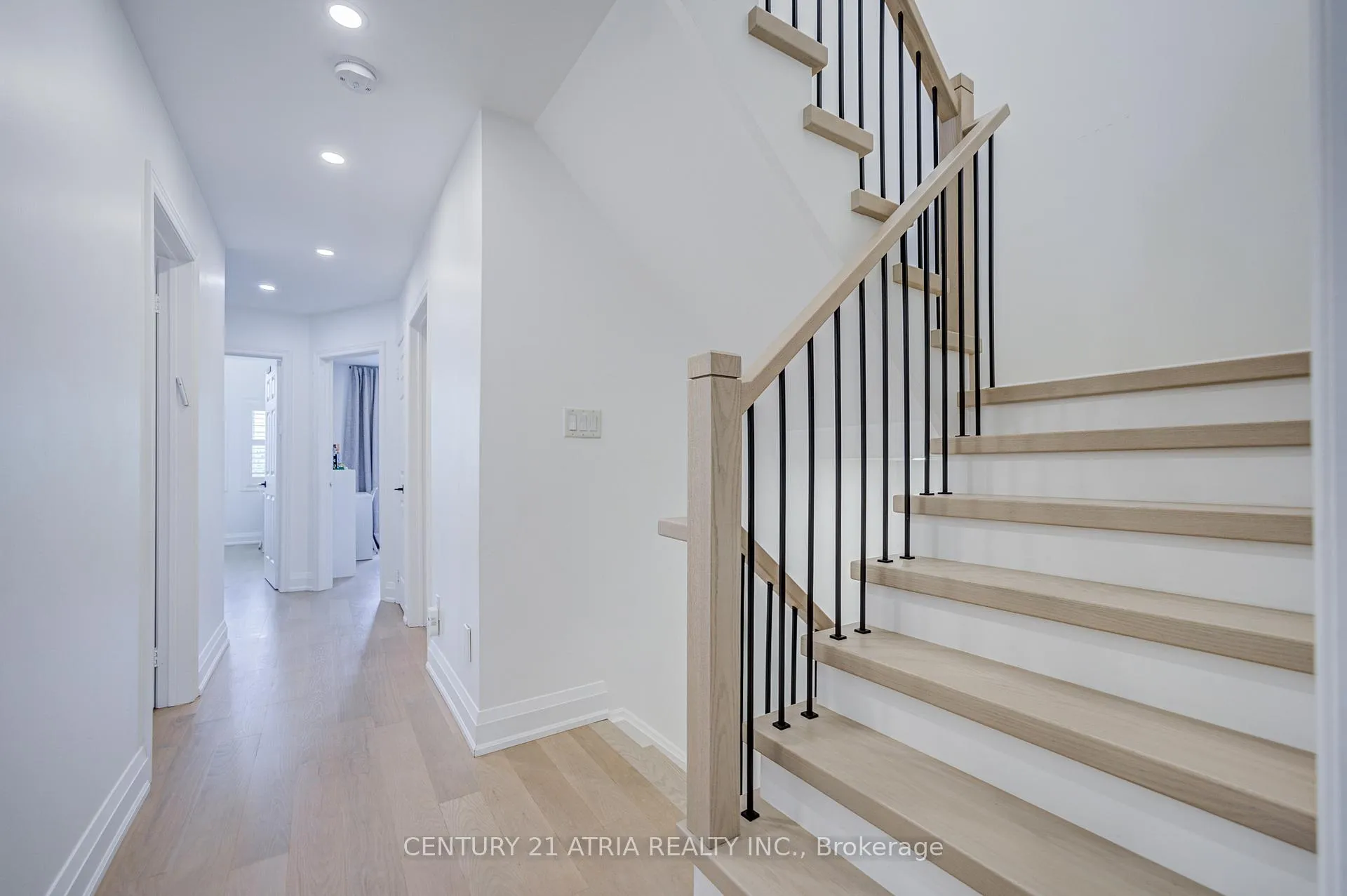 Photo 21 of 15 Asner Avenue, Vaughan, Patterson — HOMEH
