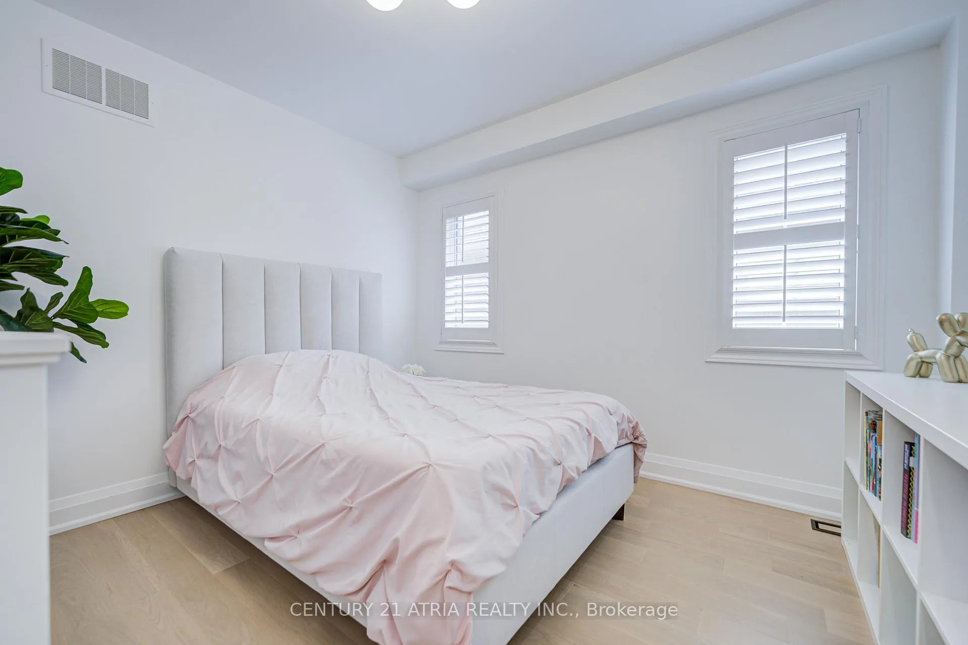 Photo 23 of 15 Asner Avenue, Vaughan, Patterson — HOMEH
