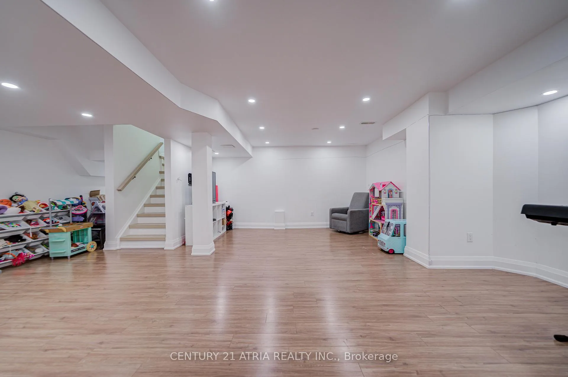 Photo 34 of 15 Asner Avenue, Vaughan, Patterson — HOMEH