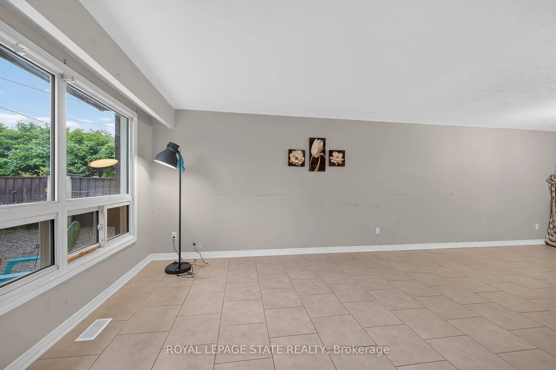 Photo 7 of 39 Dundee Drive, Haldimand — HOMEH